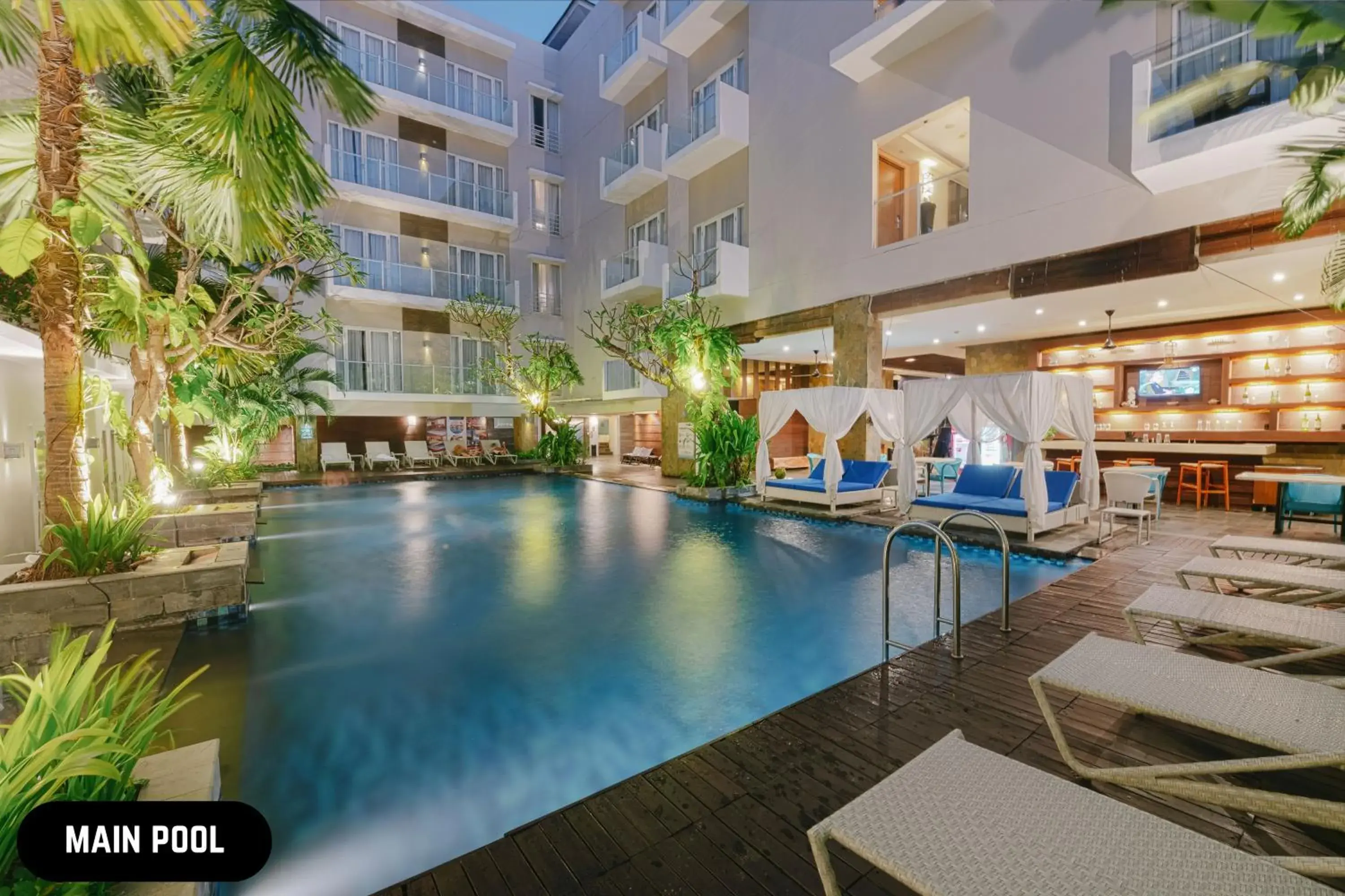 Pool view in Grand Ixora Kuta Resort Pool view in Grand Ixora Kuta Resort