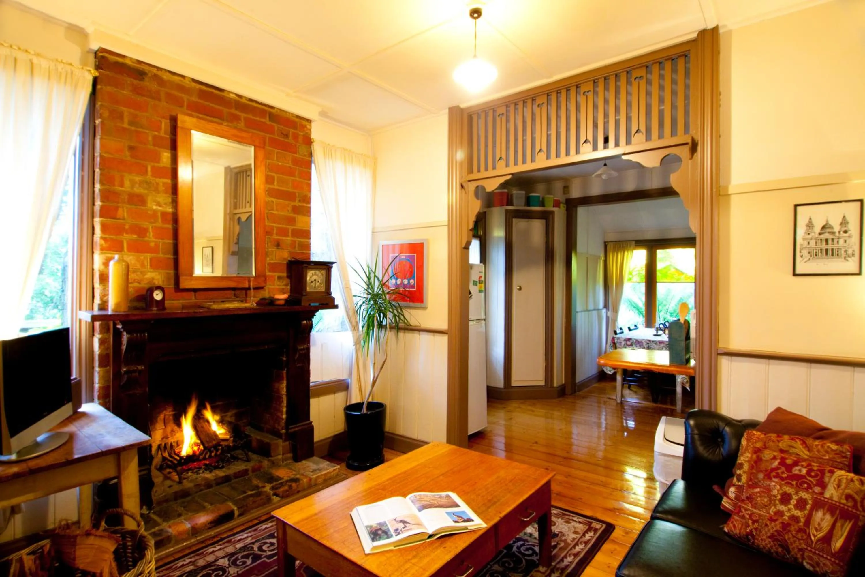 Living room in Como Cottage Accommodation