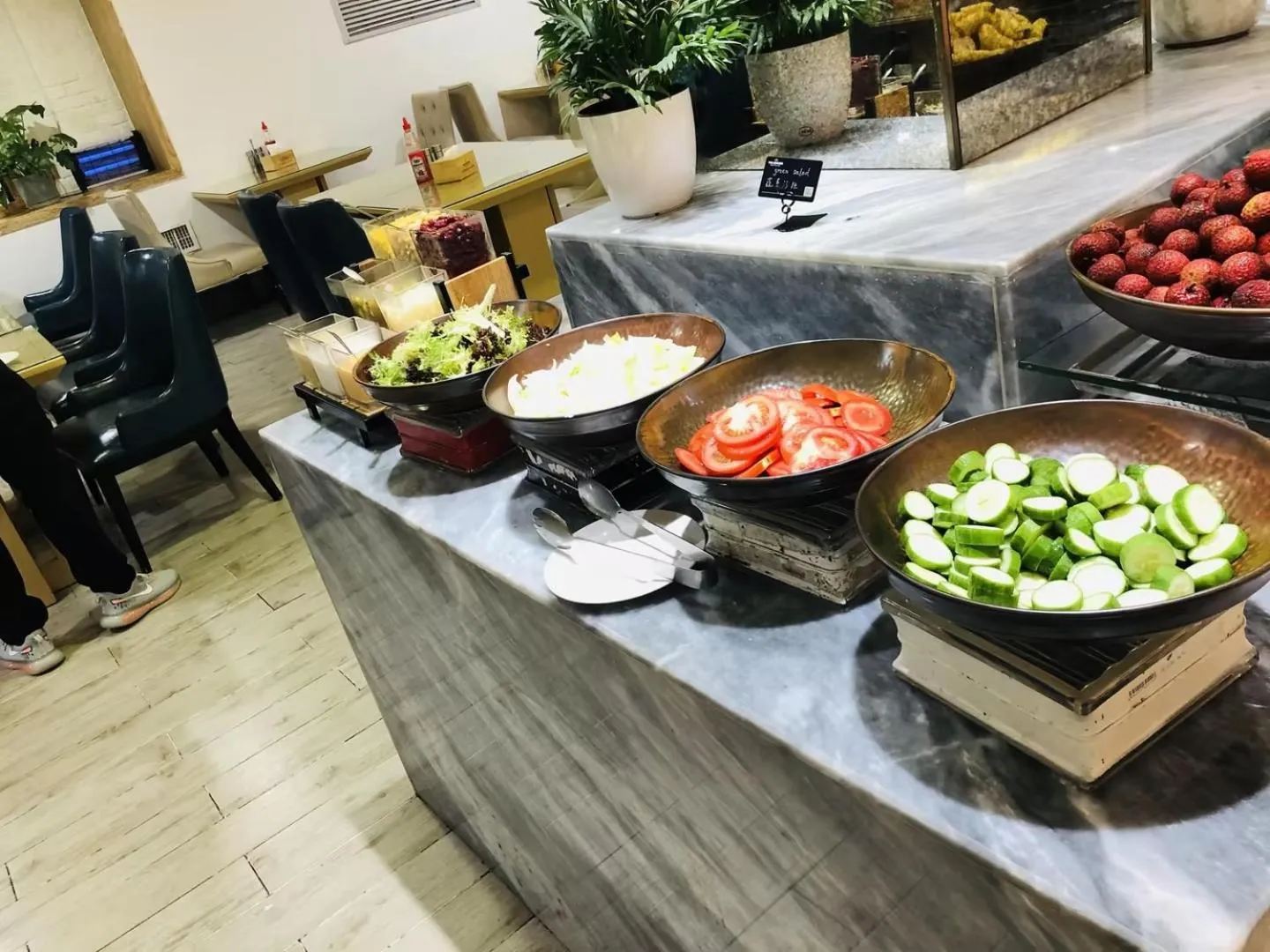 Restaurant/places to eat in Byland Star Hotel