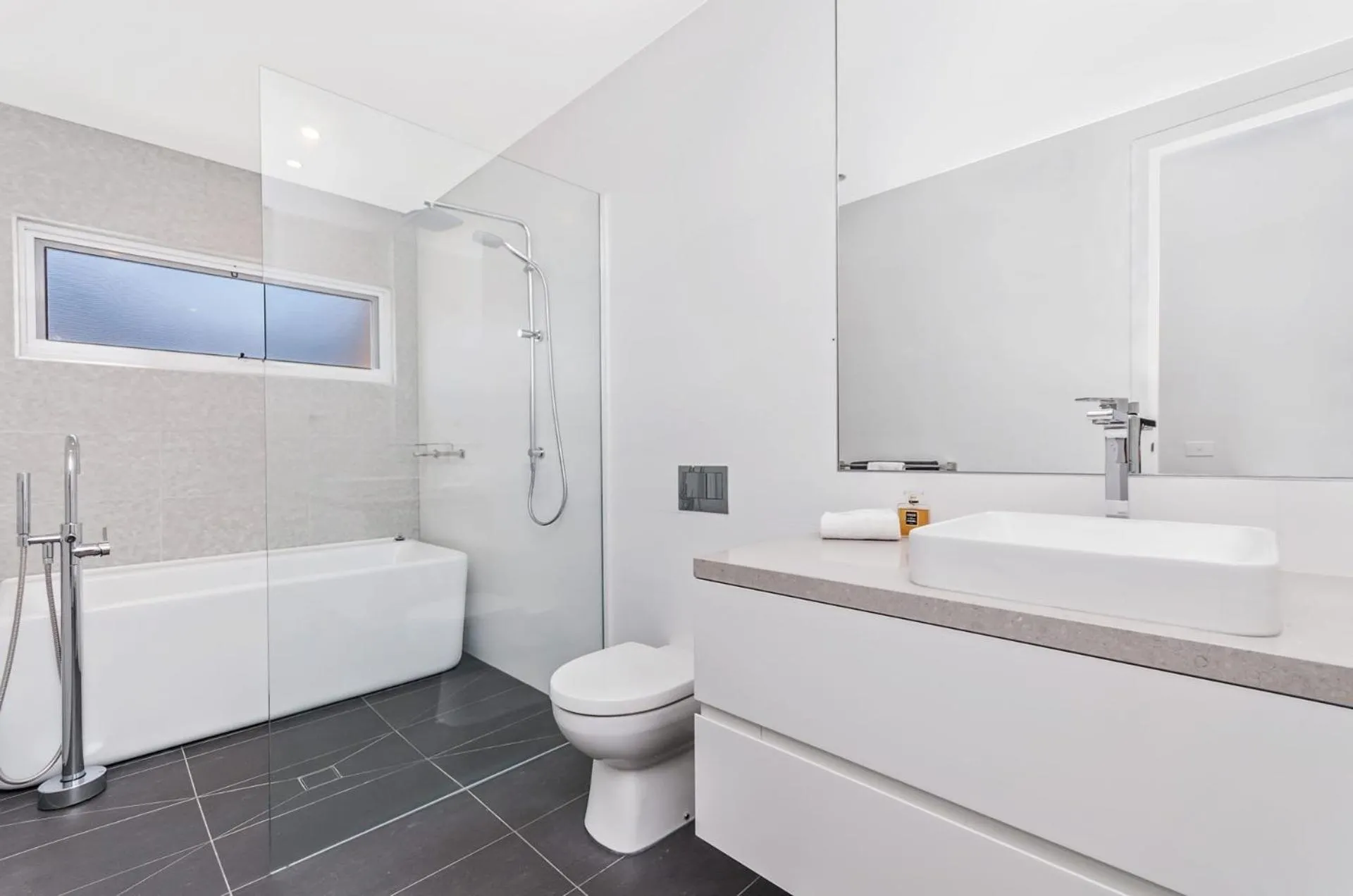 Shower in Absolute