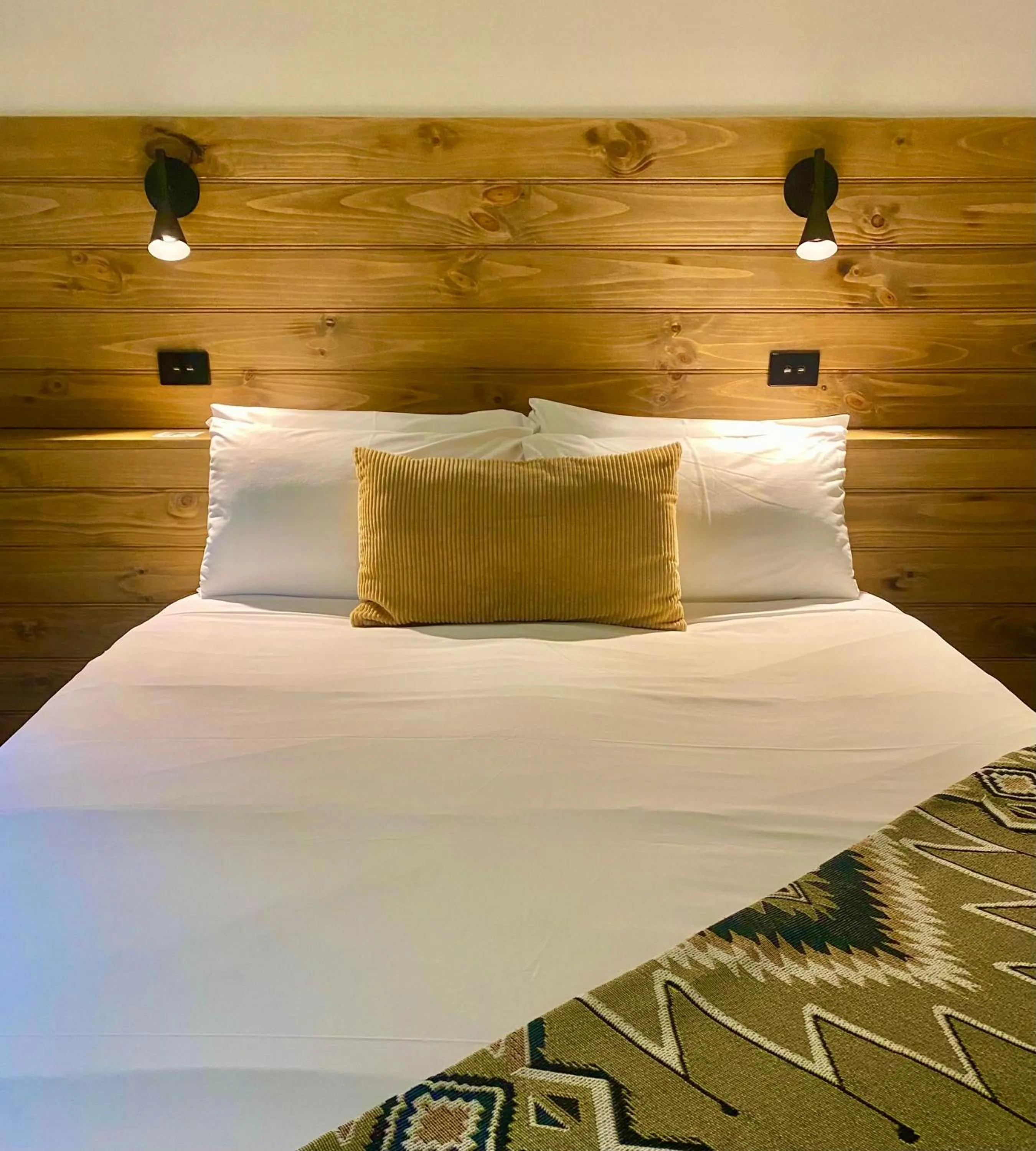 Bed in Warburton Motel