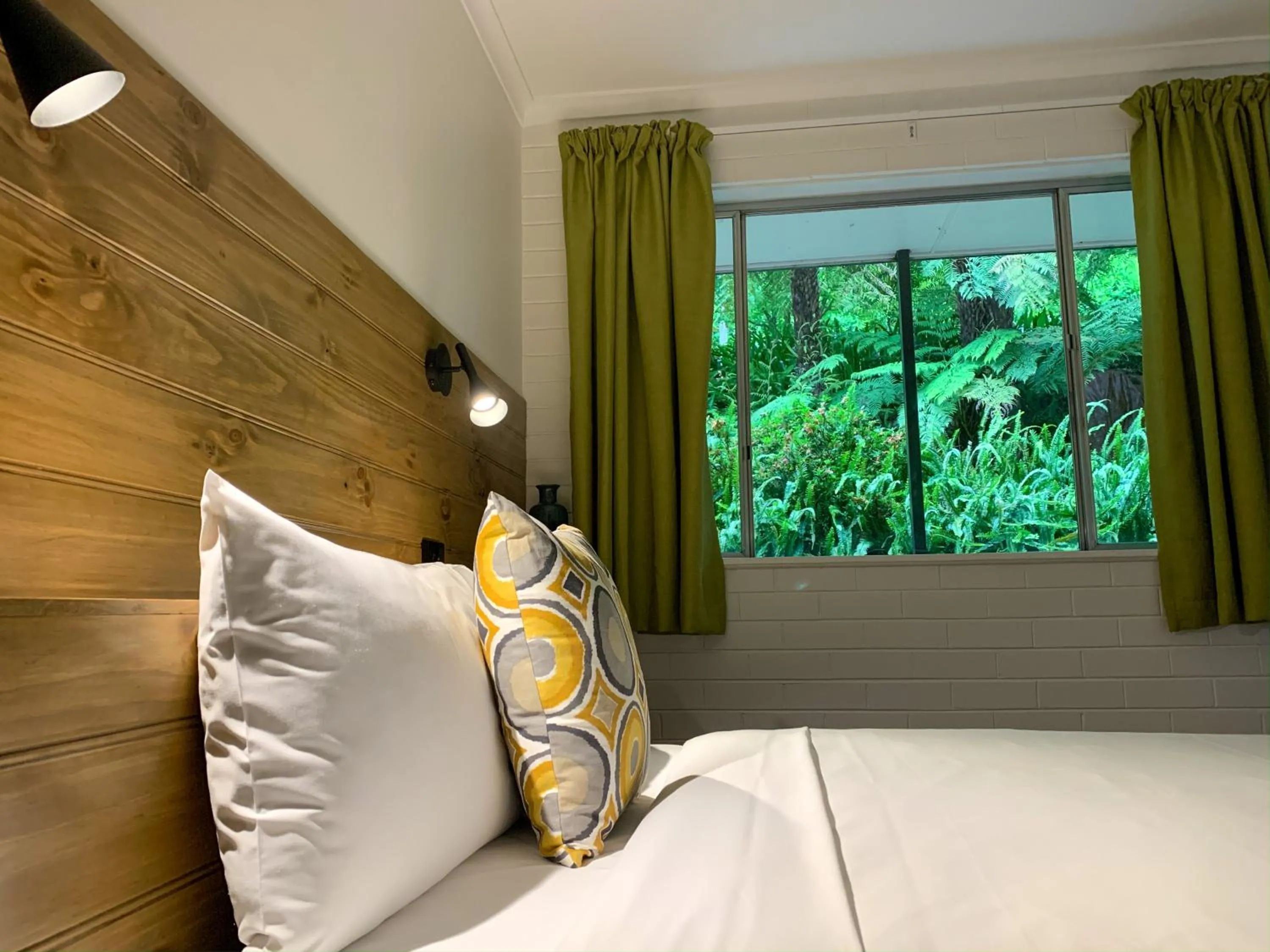 Bed in Warburton Motel