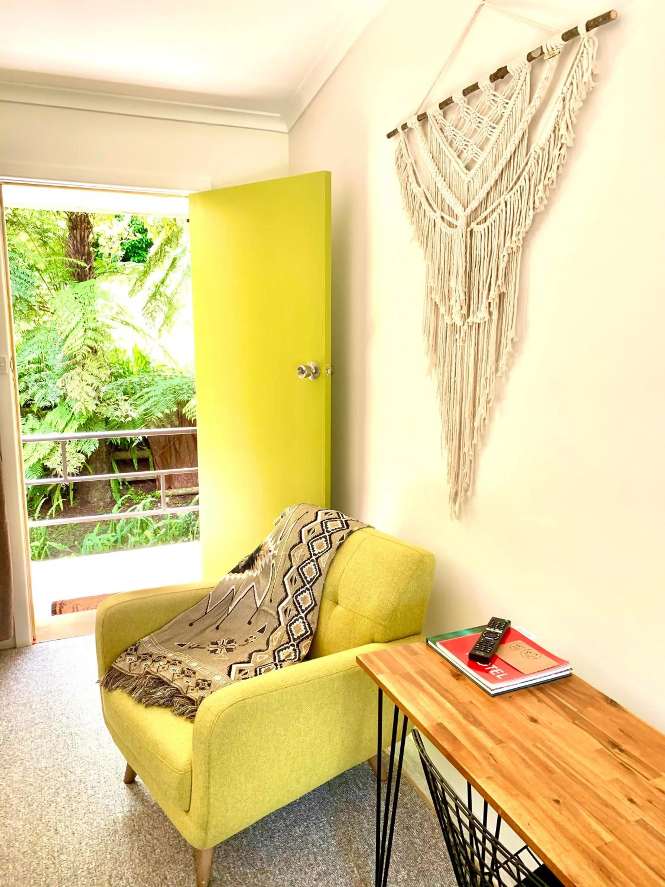 Seating area in Warburton Motel