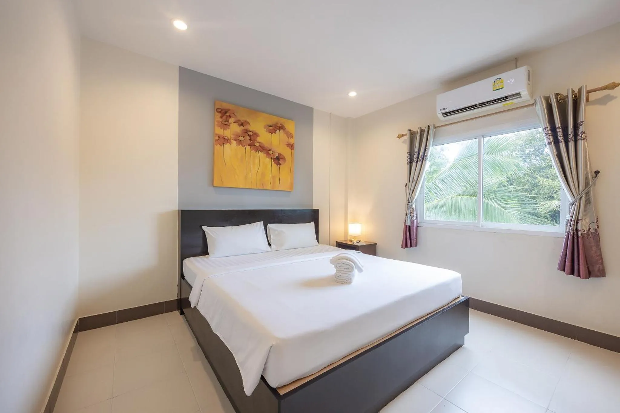 Bedroom, Bed in Baan Yuyen Karon Guesthouse