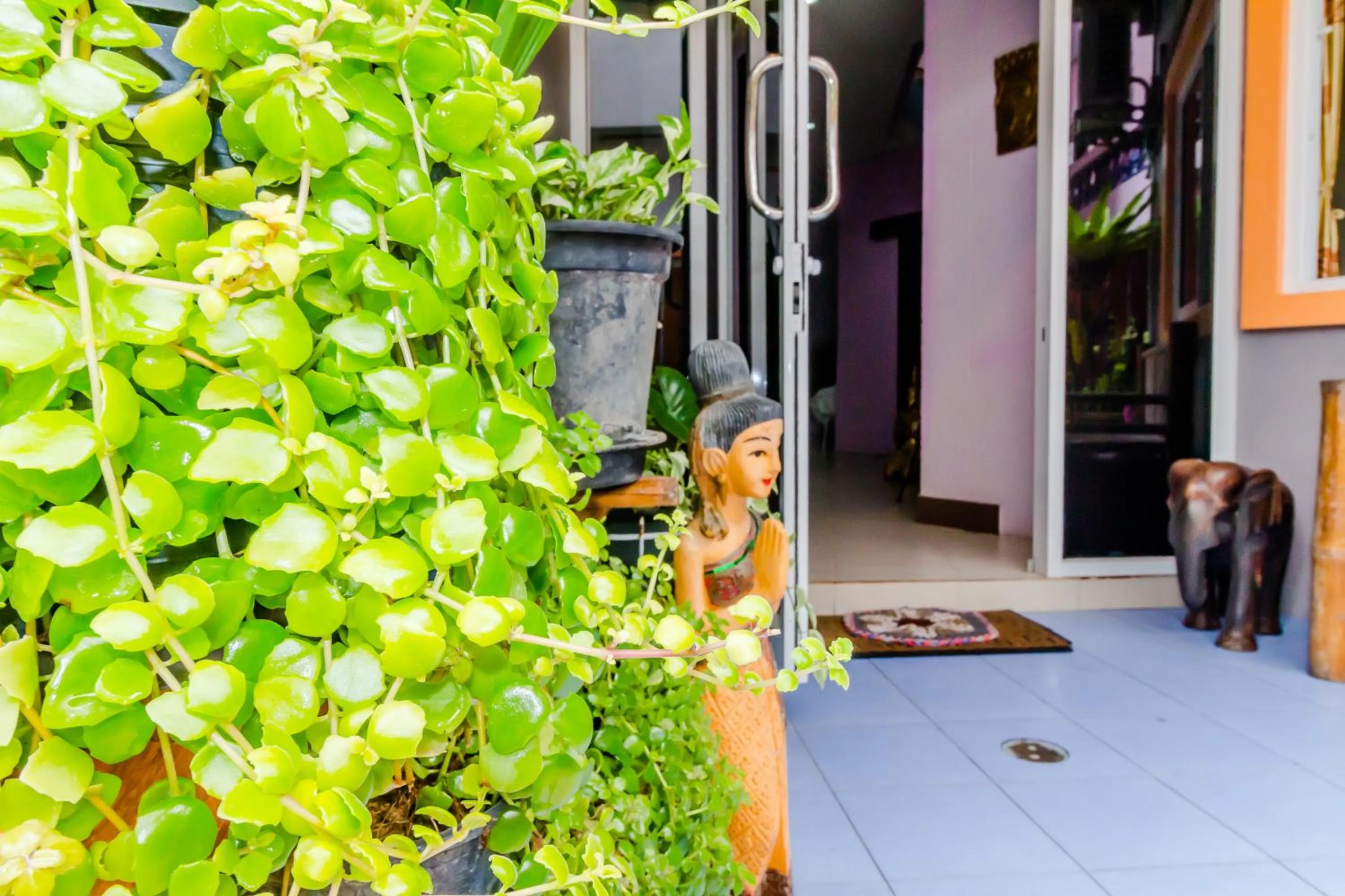 Facade/entrance in Baan Yuyen Karon Guesthouse