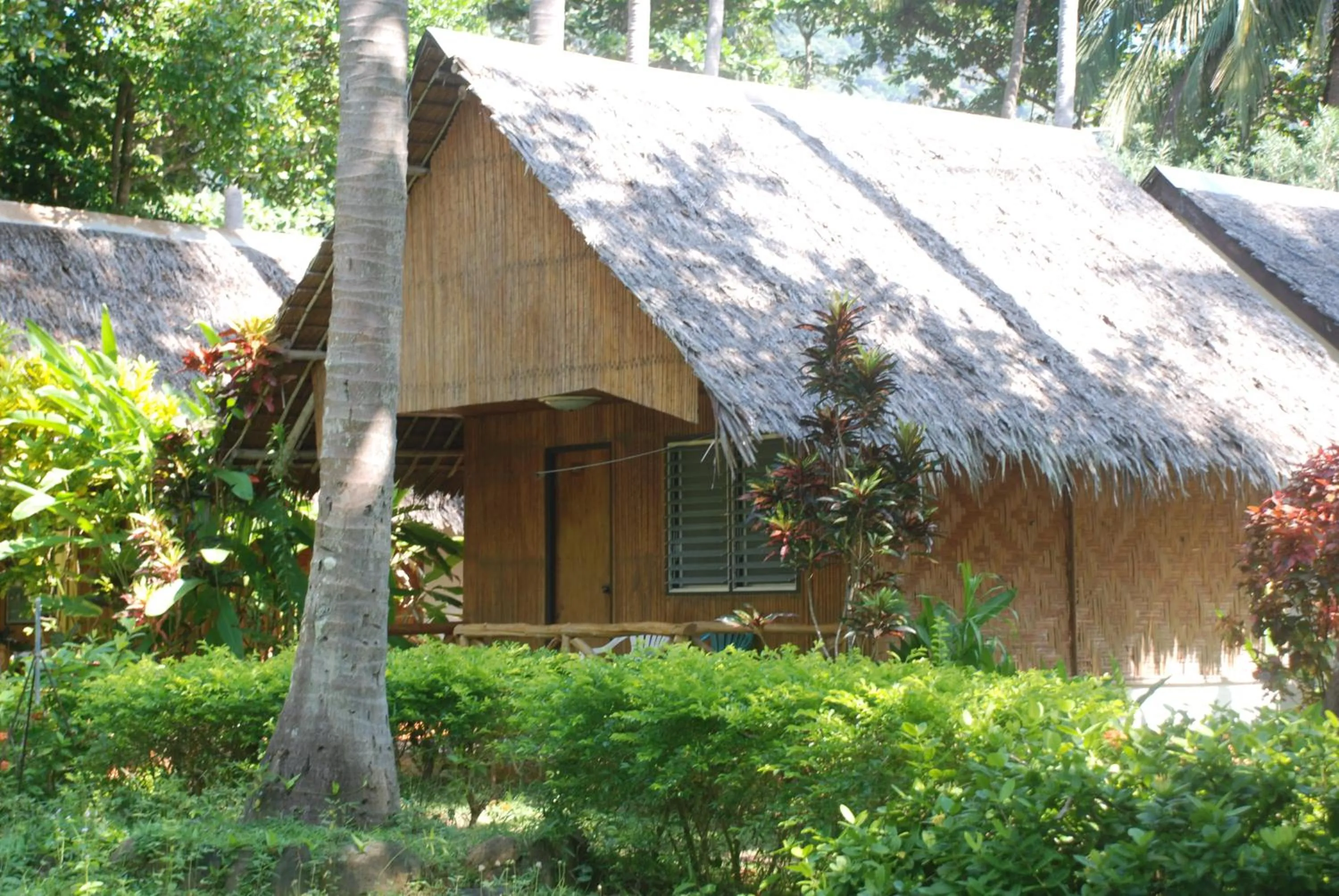 Property building in Lanta Coral Beach Resort