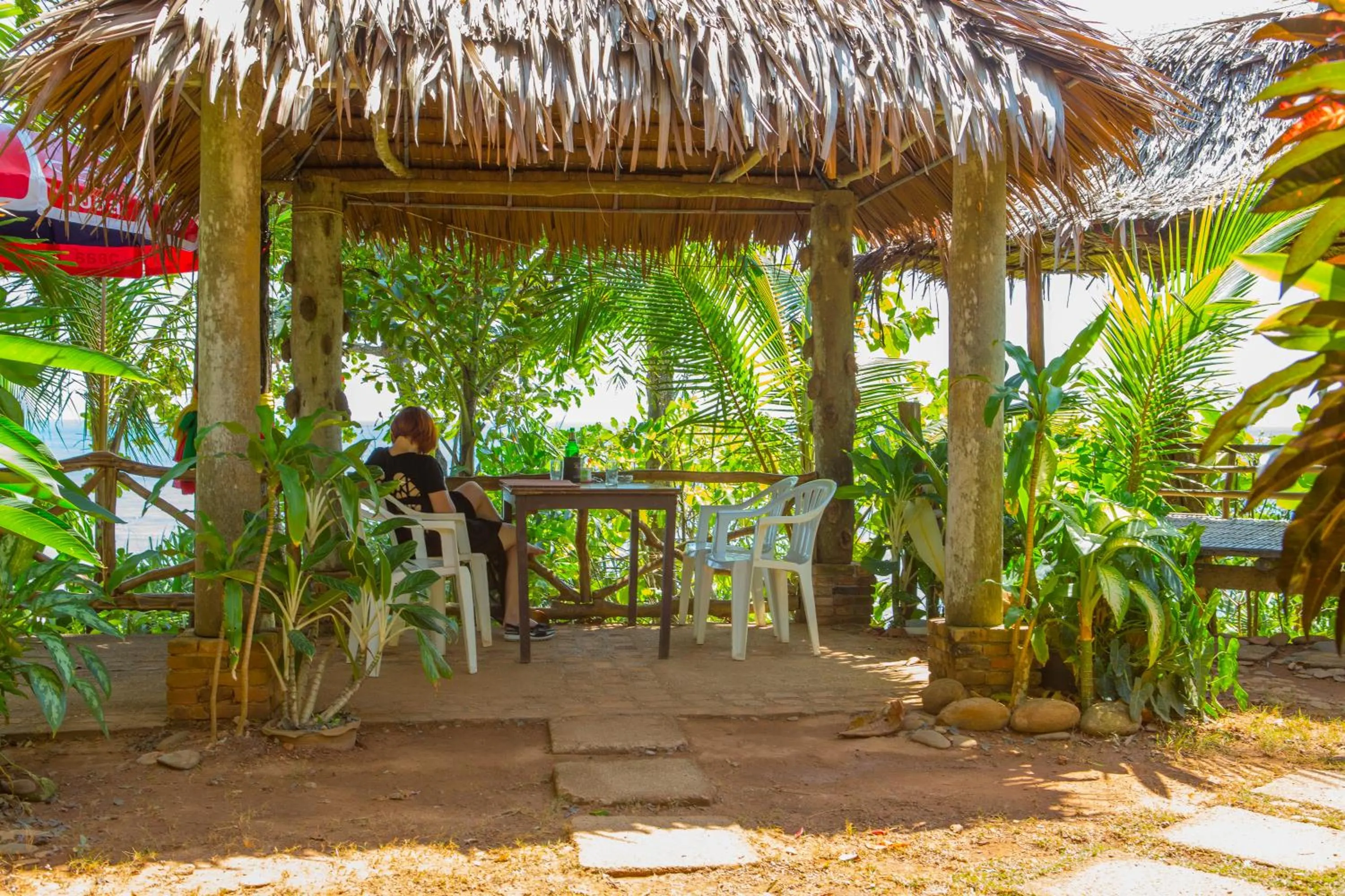 Food and drinks in Lanta Coral Beach Resort