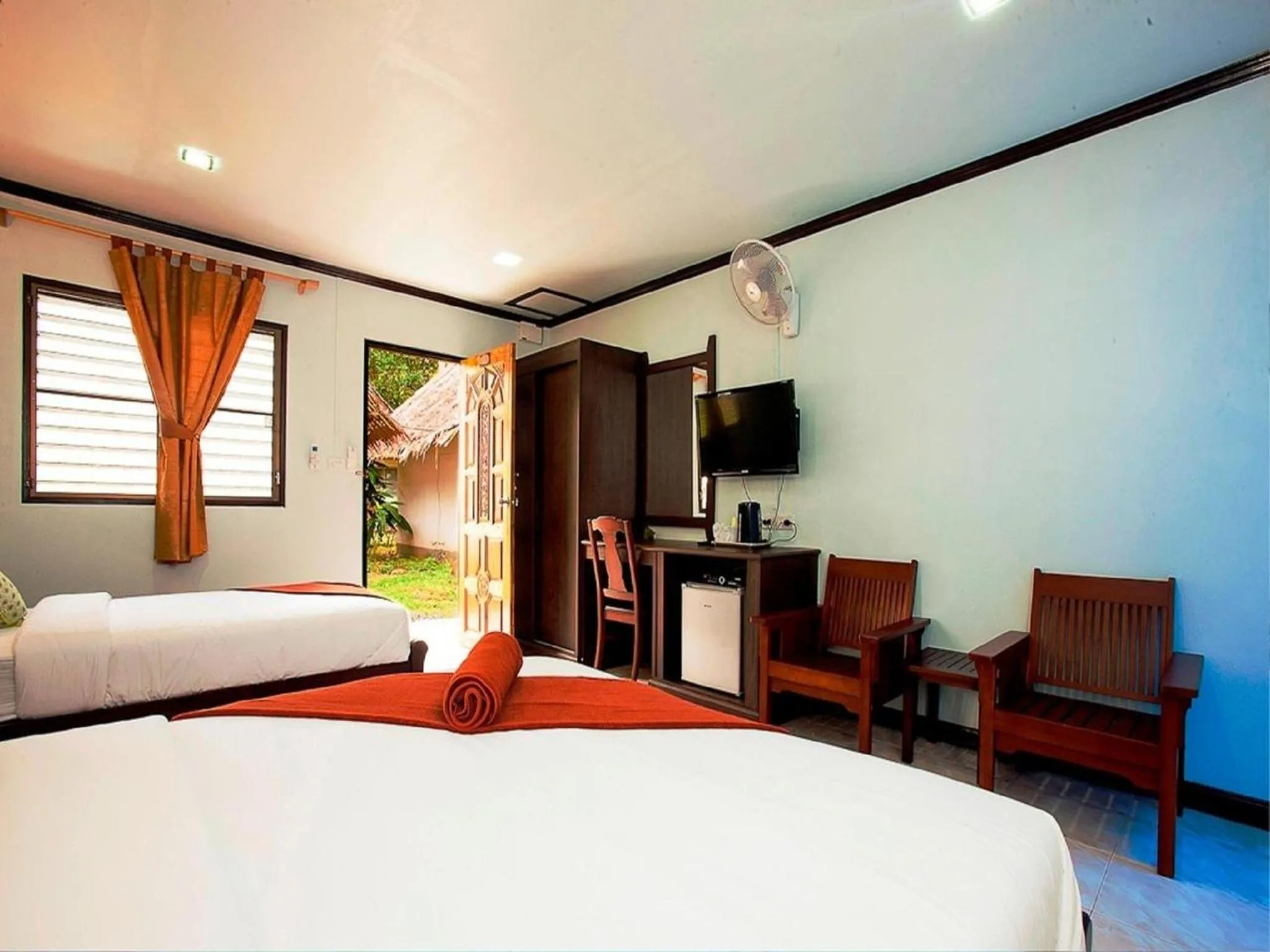 Decorative detail, Bed in Lanta Coral Beach Resort
