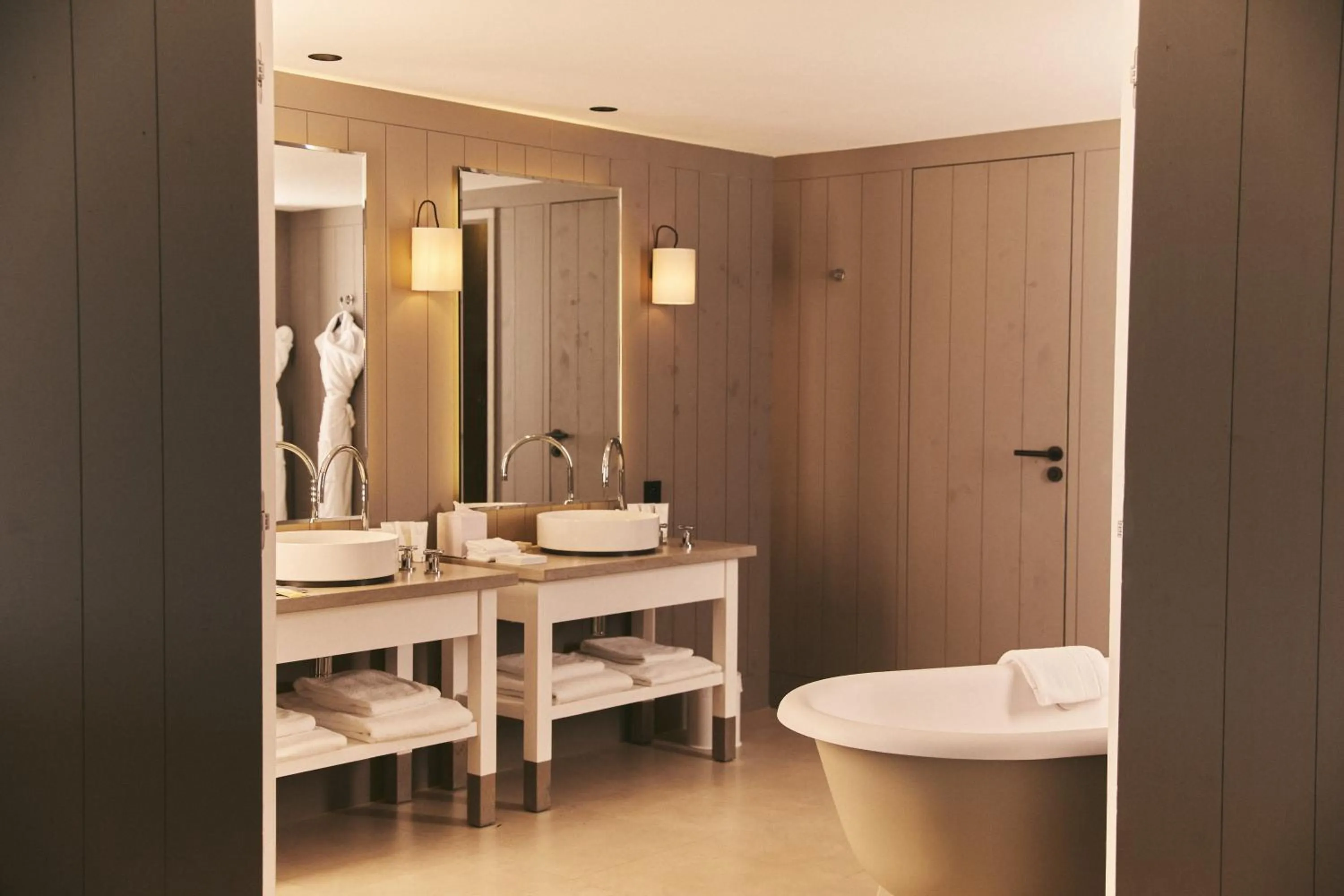 Bathroom in Hôtel Plage Palace & Spa