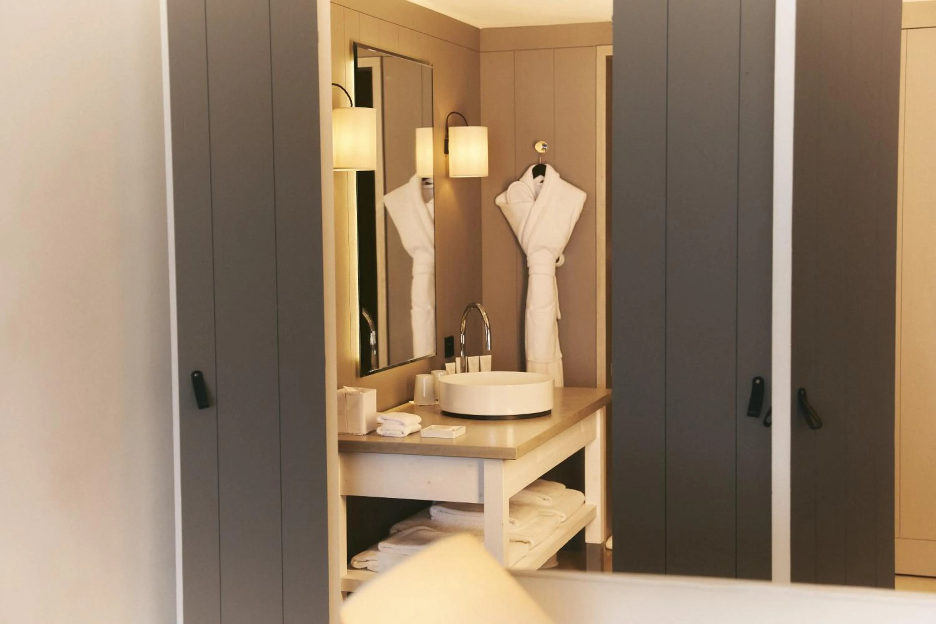 Bathroom in Hôtel Plage Palace & Spa