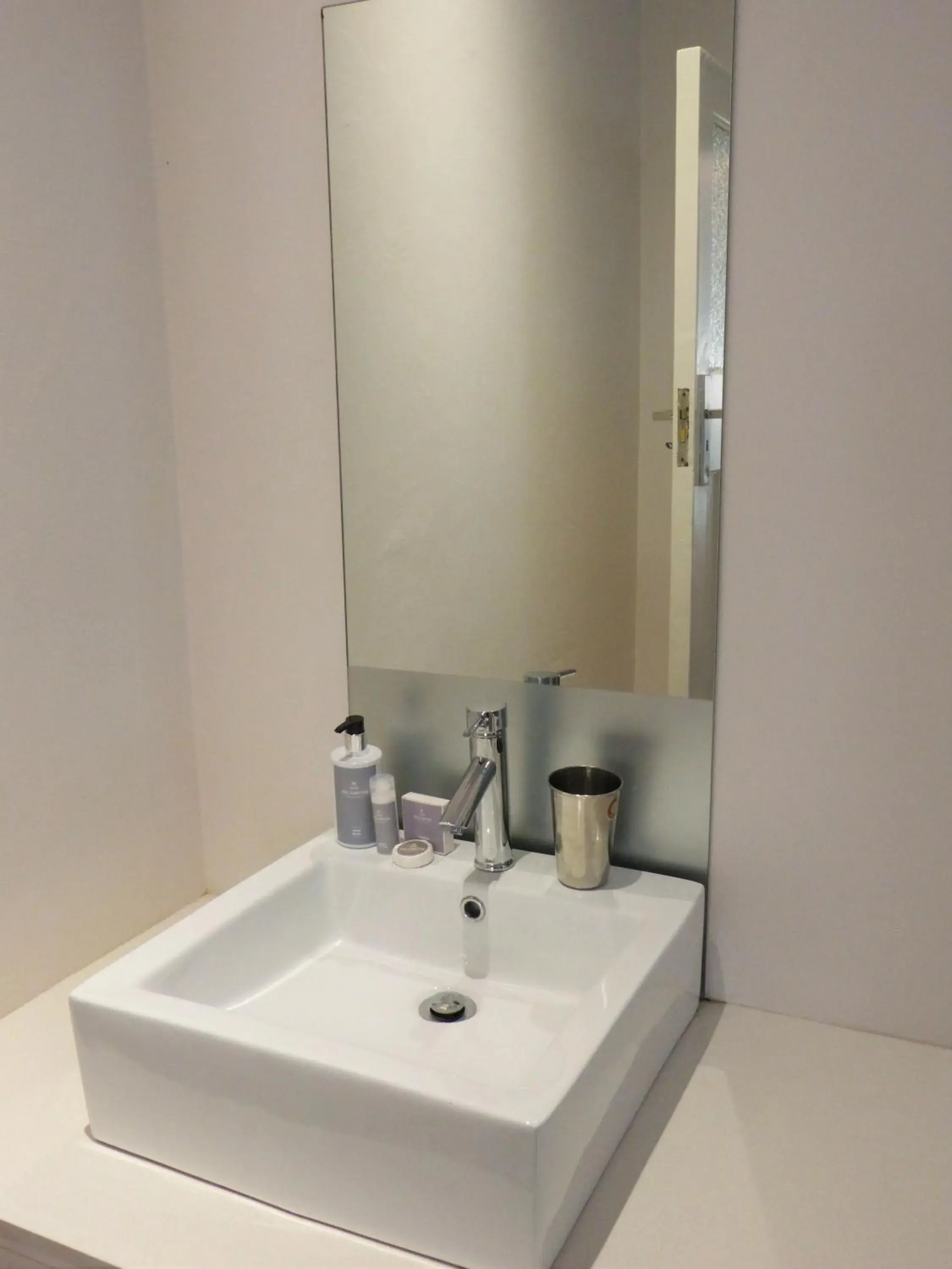 Twin/Double Room - single occupancy in The Hampton Exclusive Guesthouse Twin/Double Room - single occupancy in The Hampton Exclusive Guesthouse