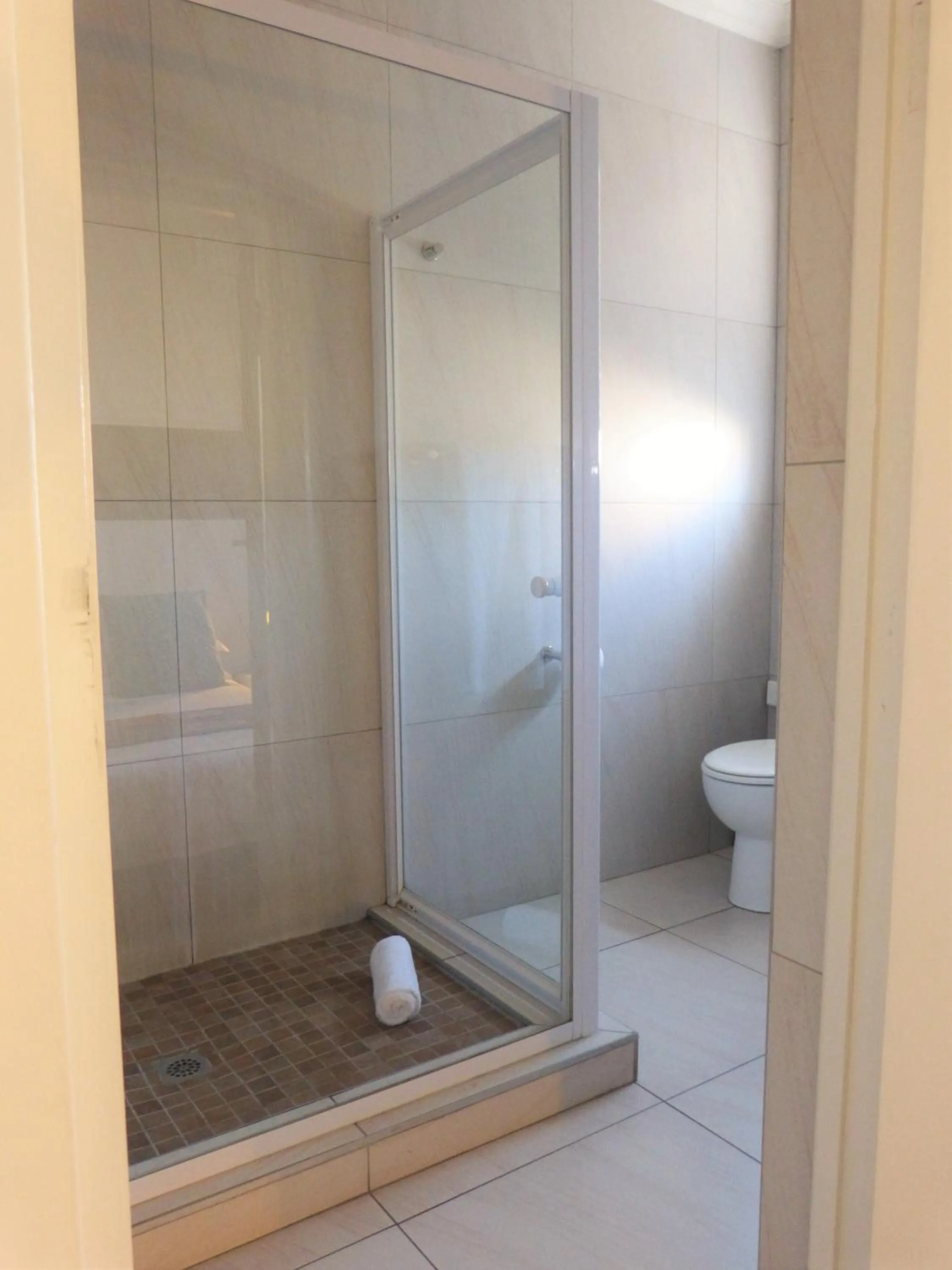 Shower in The Hampton Exclusive Guesthouse