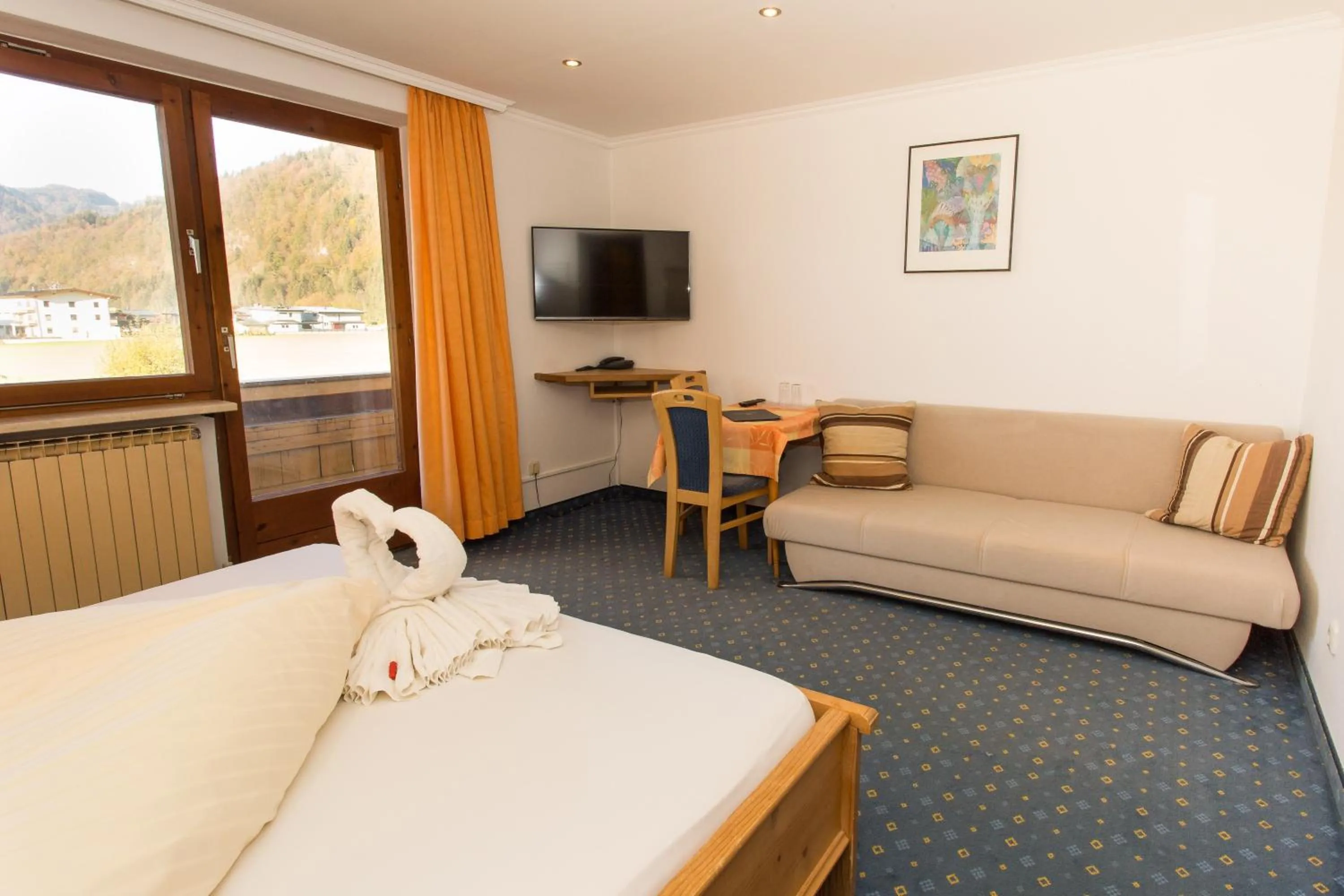 Bedroom in Hotel Neuwirt