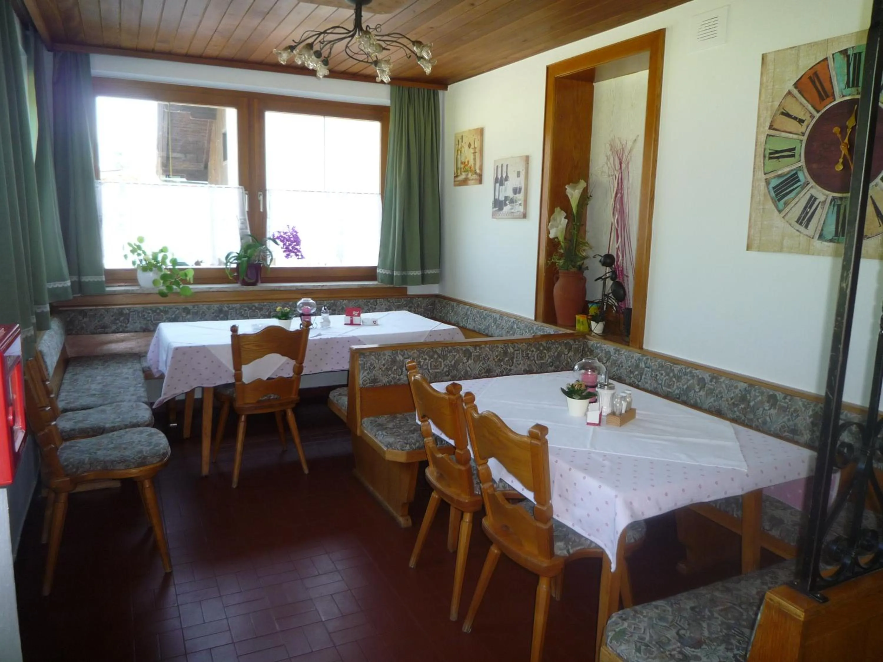 Restaurant/places to eat in Hotel Neuwirt