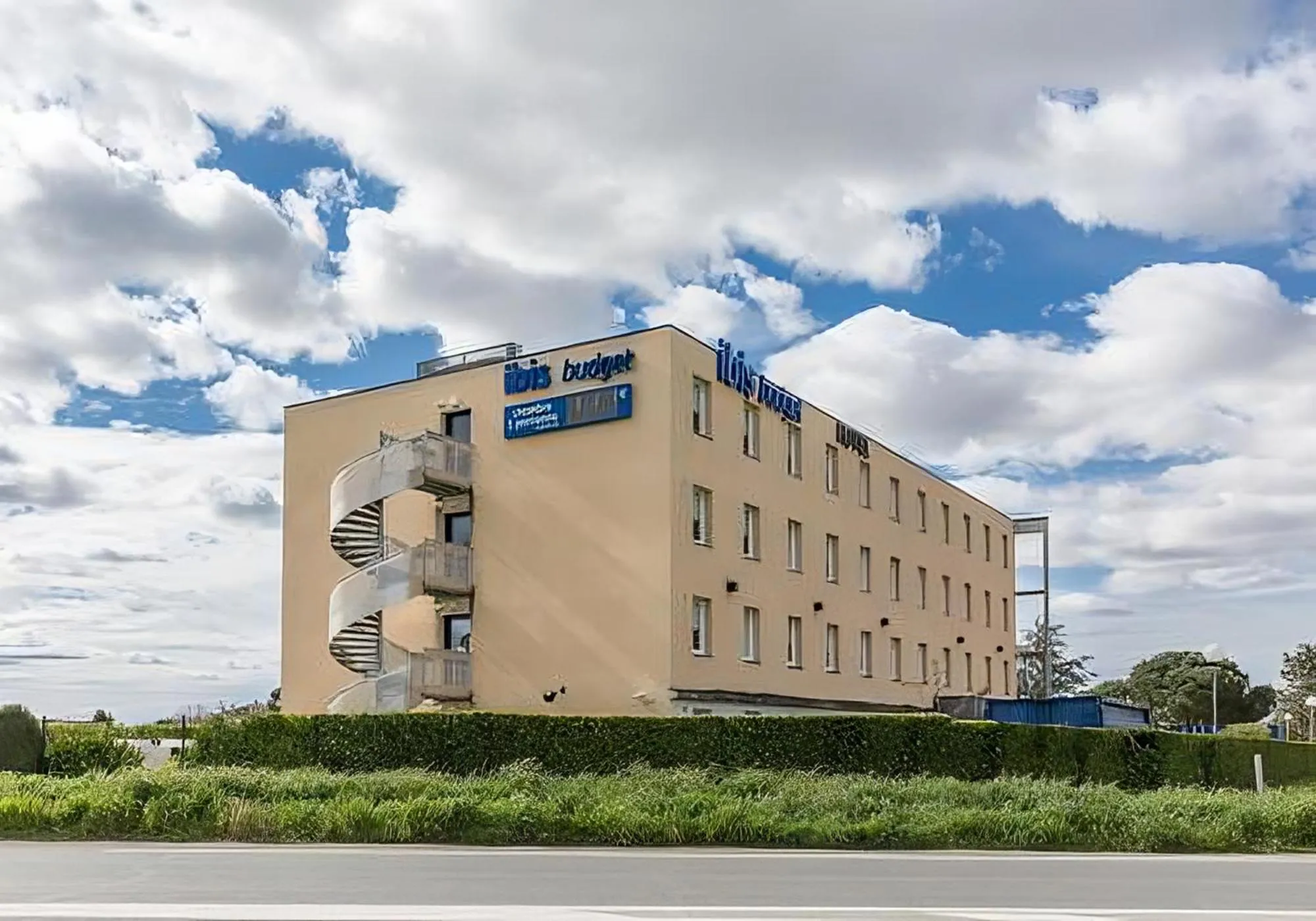 Property building in Ibis Budget Marmande