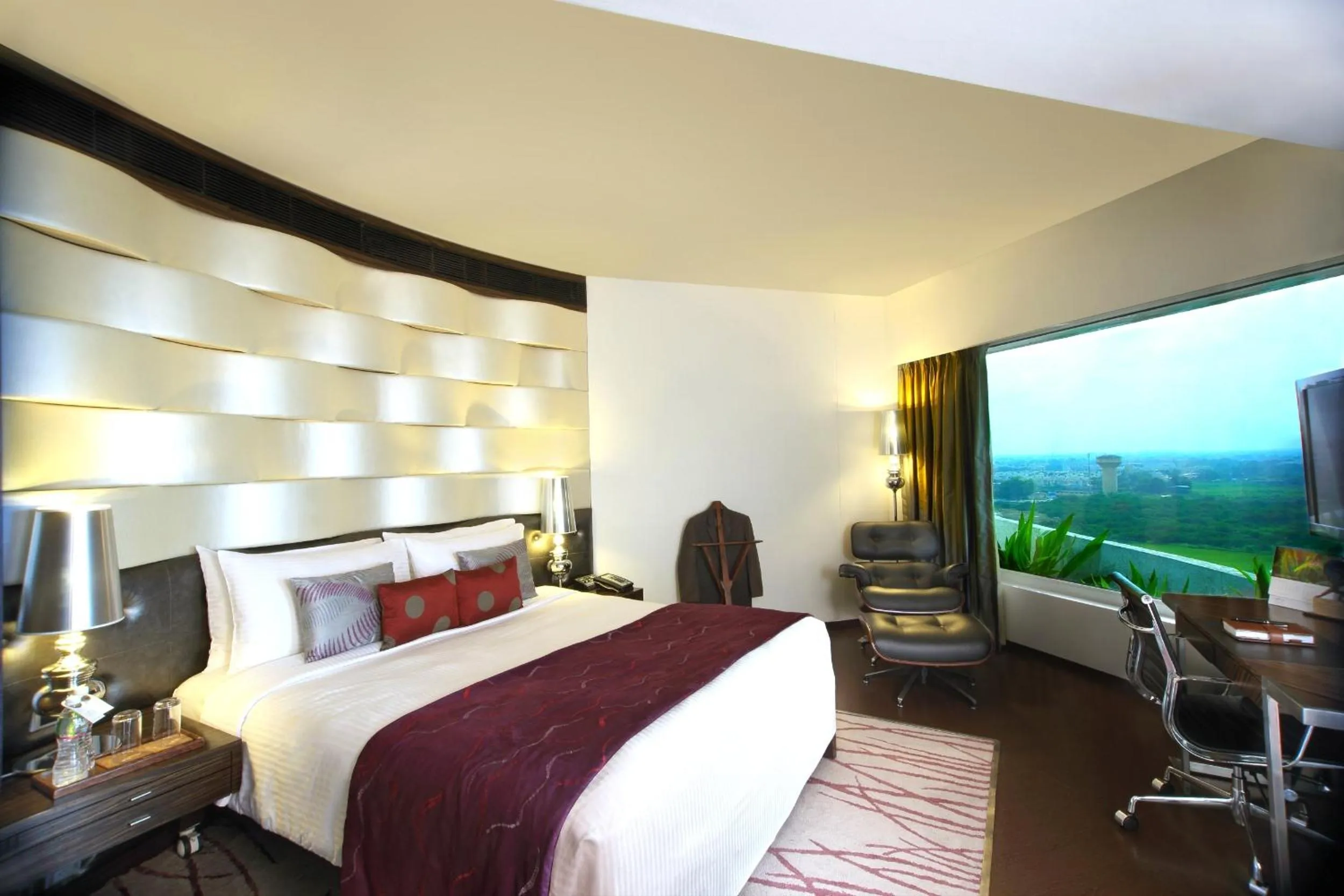 Bed in Fortune Select SG Highway, Ahmedabad - Member ITC Hotels' Group