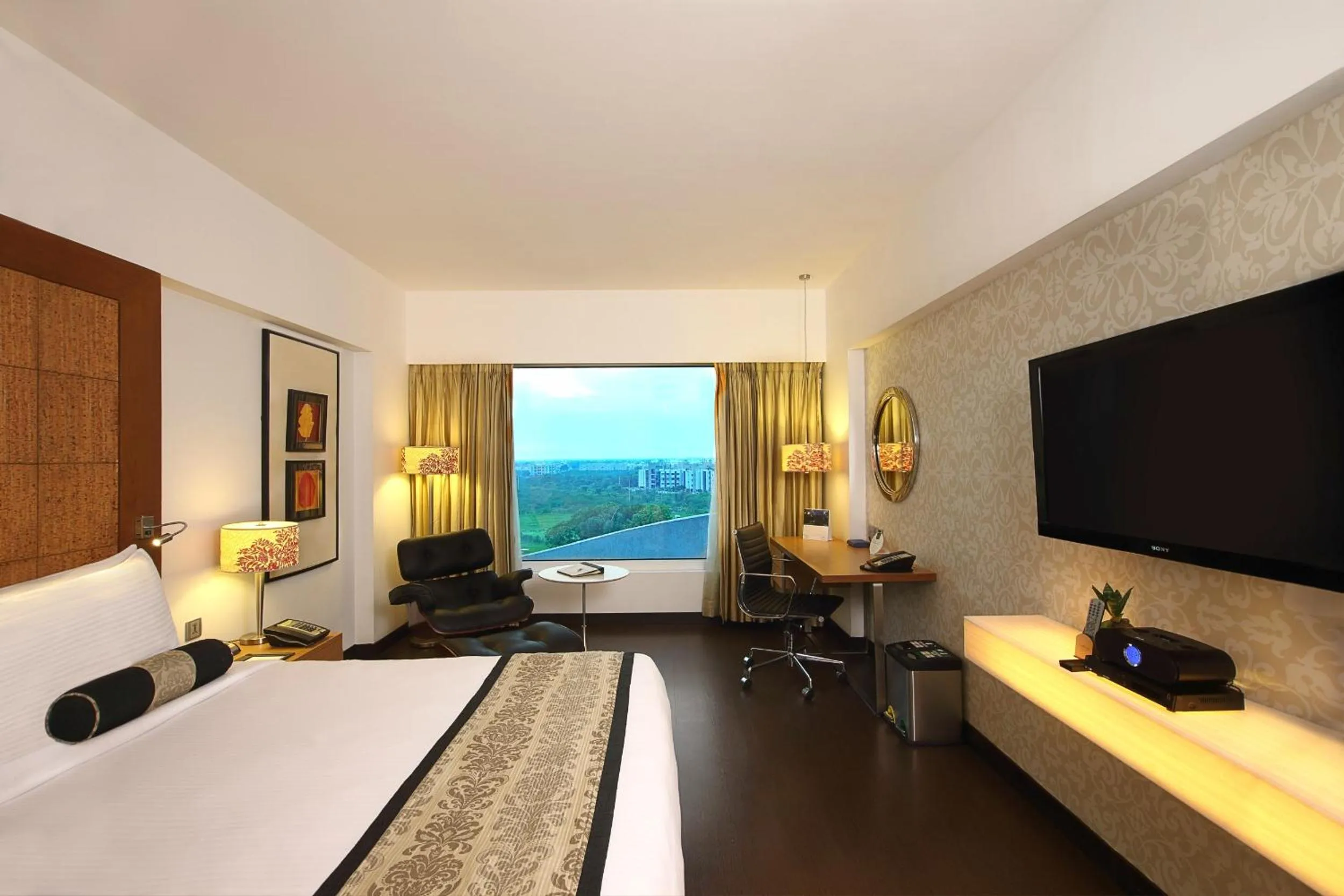 Bed in Fortune Select SG Highway, Ahmedabad - Member ITC Hotels' Group