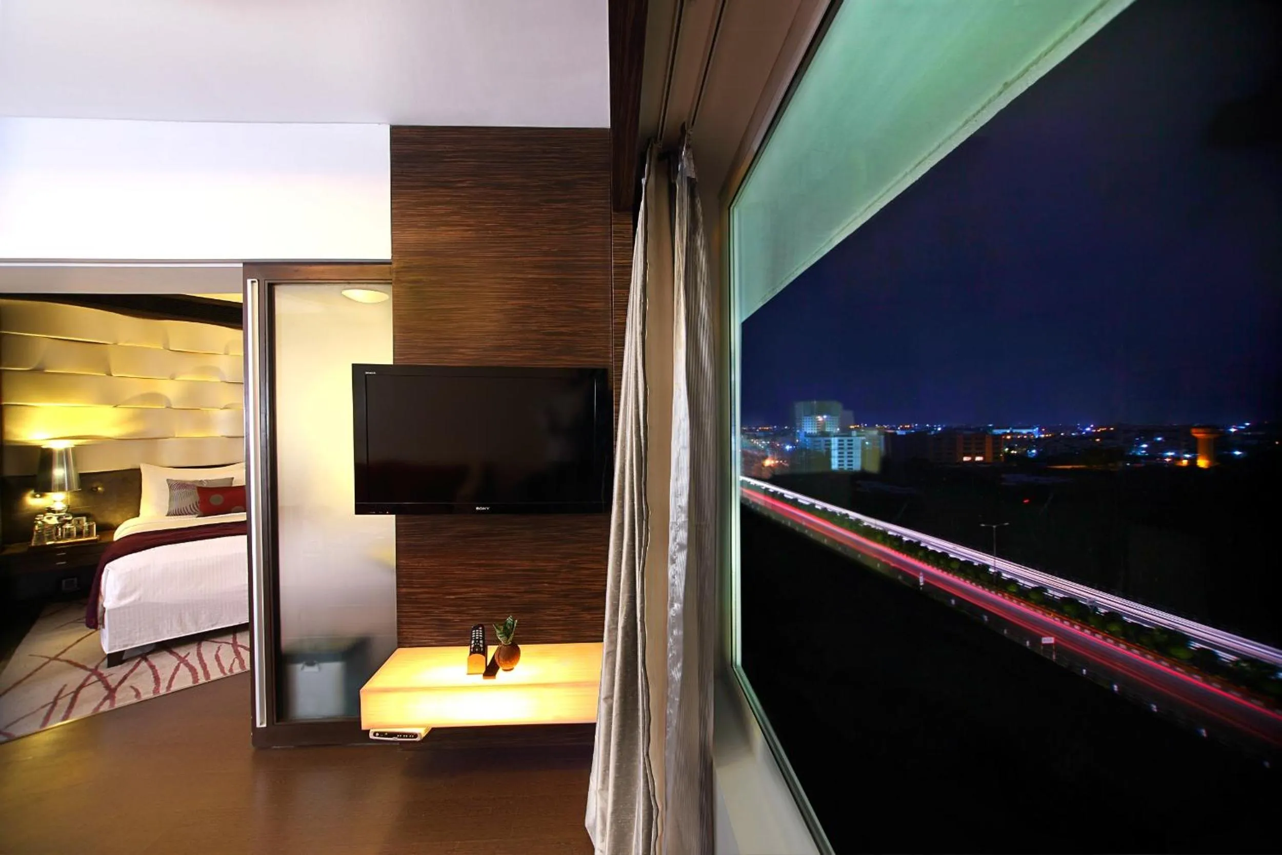 Bed in Fortune Select SG Highway, Ahmedabad - Member ITC Hotels&#x27; Group