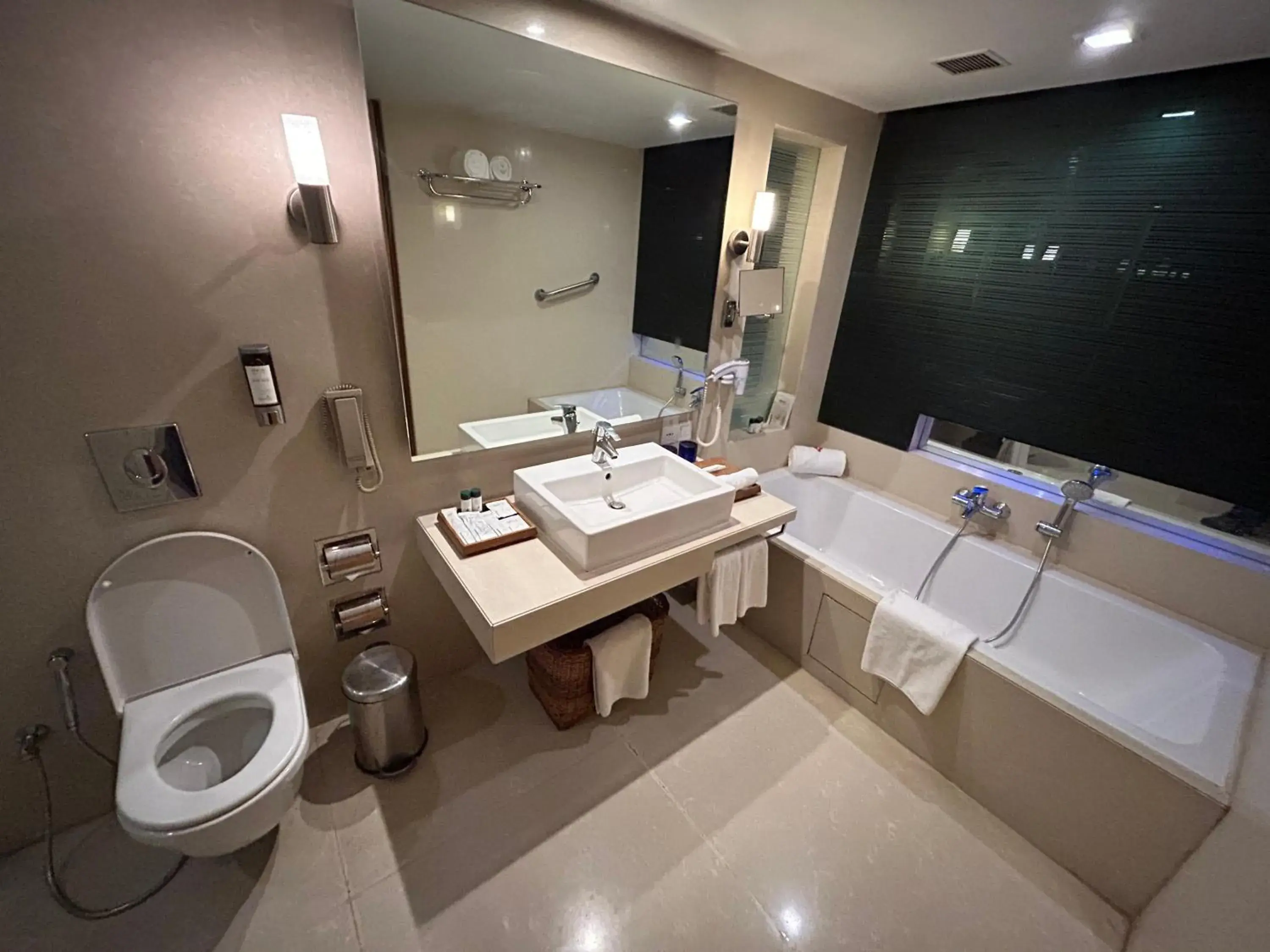 Bathroom in Fortune Select SG Highway, Ahmedabad - Member ITC Hotels' Group Bathroom in Fortune Select SG Highway, Ahmedabad - Member ITC Hotels' Group