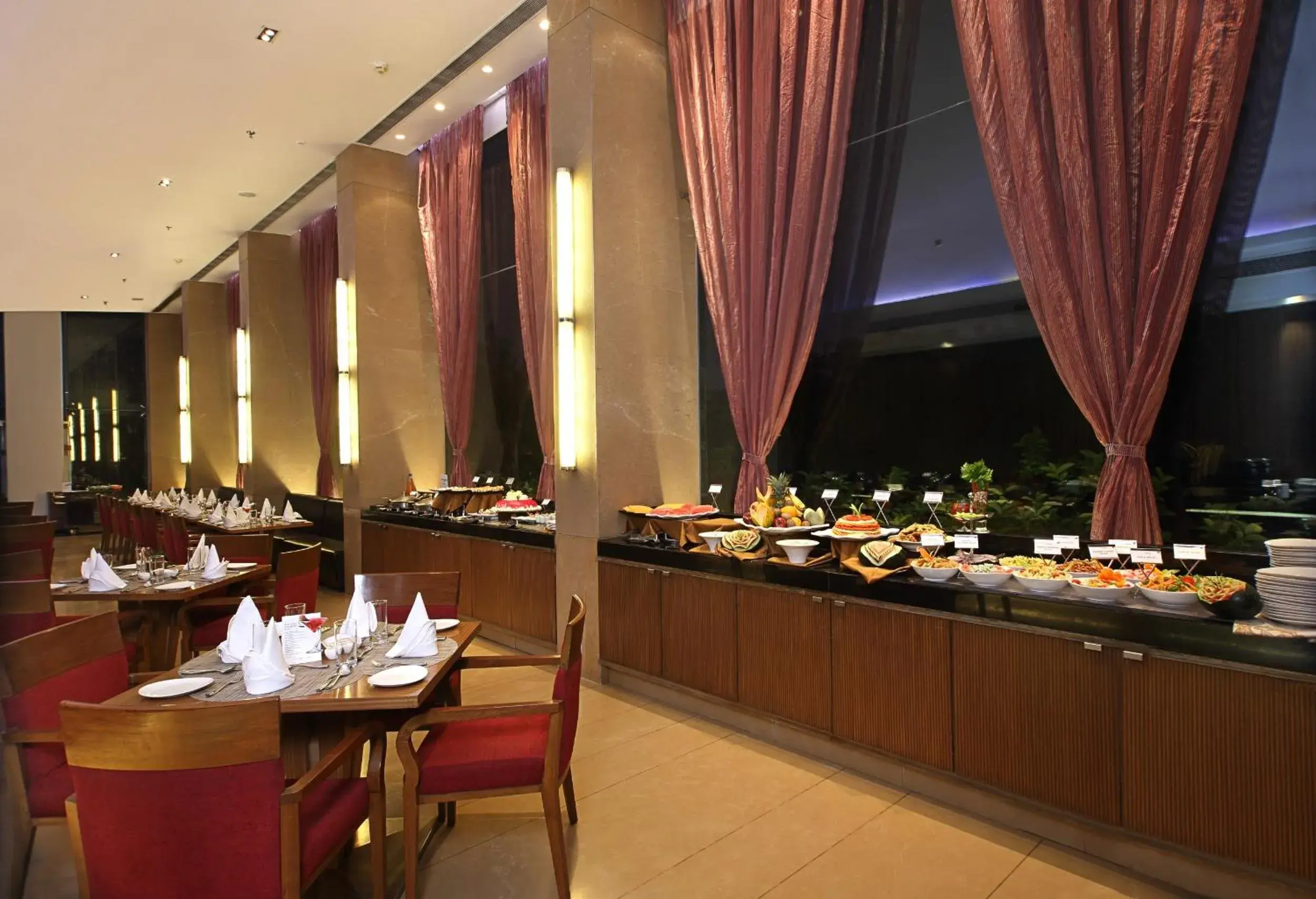 Restaurant/places to eat in Fortune Select SG Highway, Ahmedabad - Member ITC Hotels' Group Restaurant/places to eat in Fortune Select SG Highway, Ahmedabad - Member ITC Hotels' Group