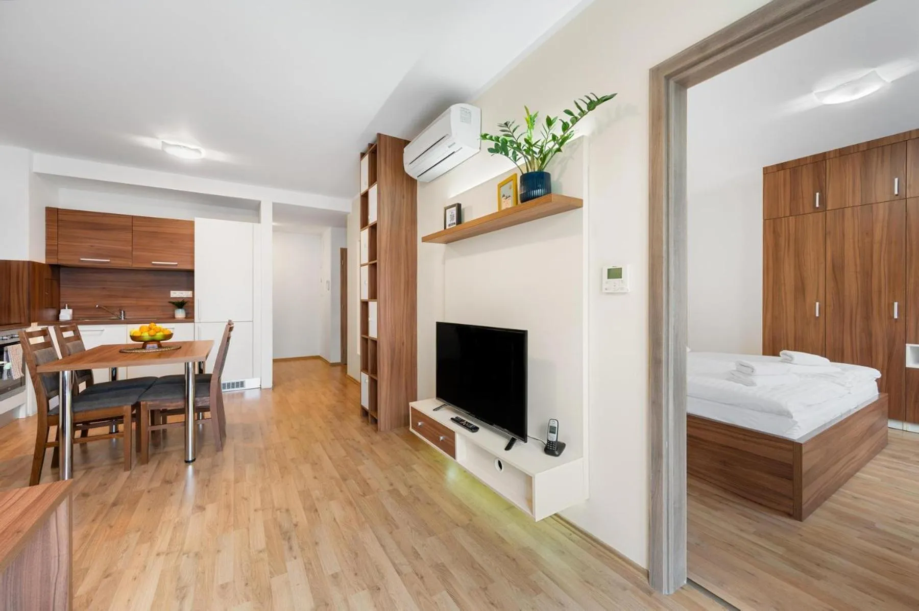 Dining area, Bed in Apart Hotel VIRGO