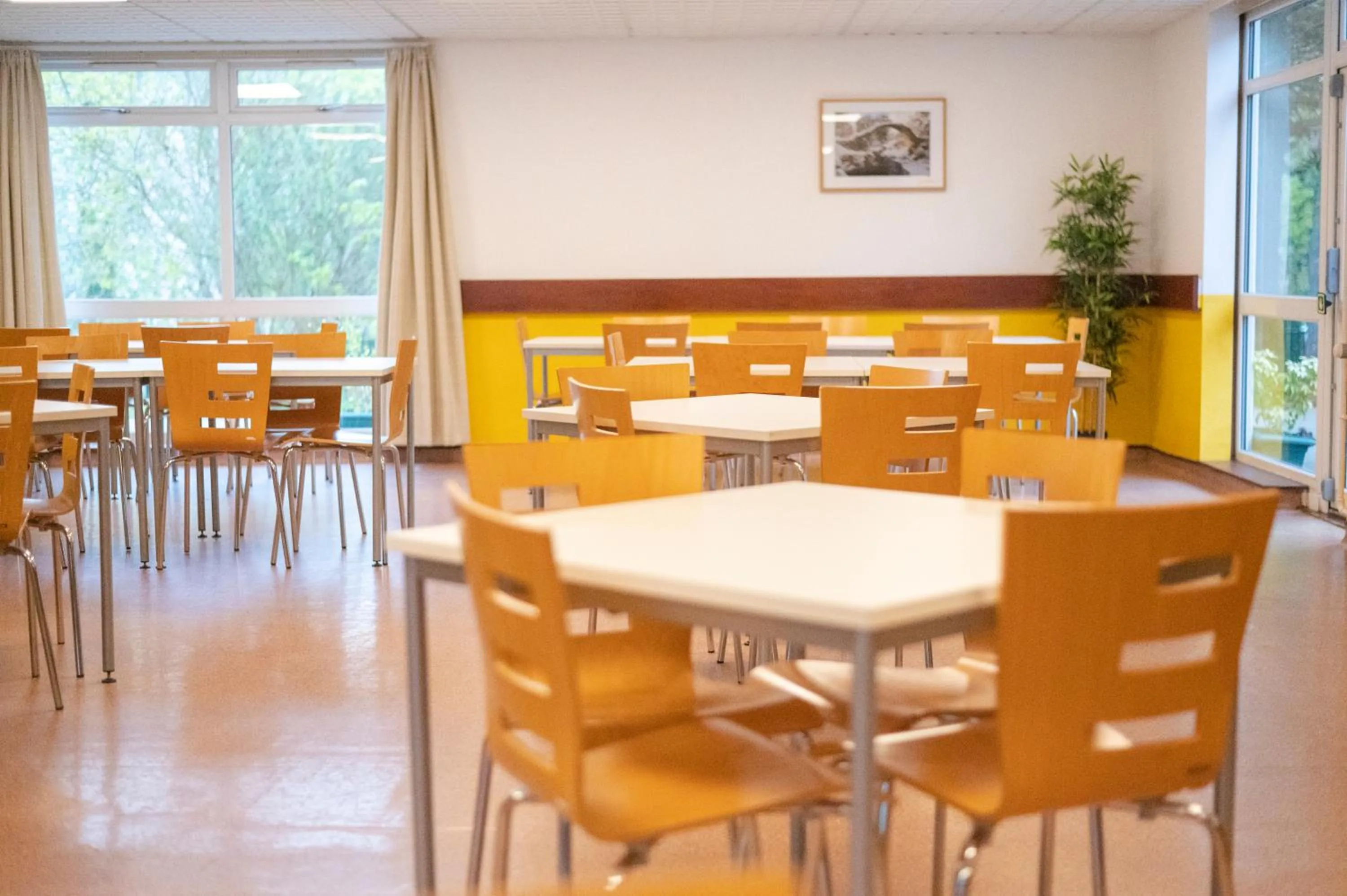 Dining area in Inverness Youth Hostel