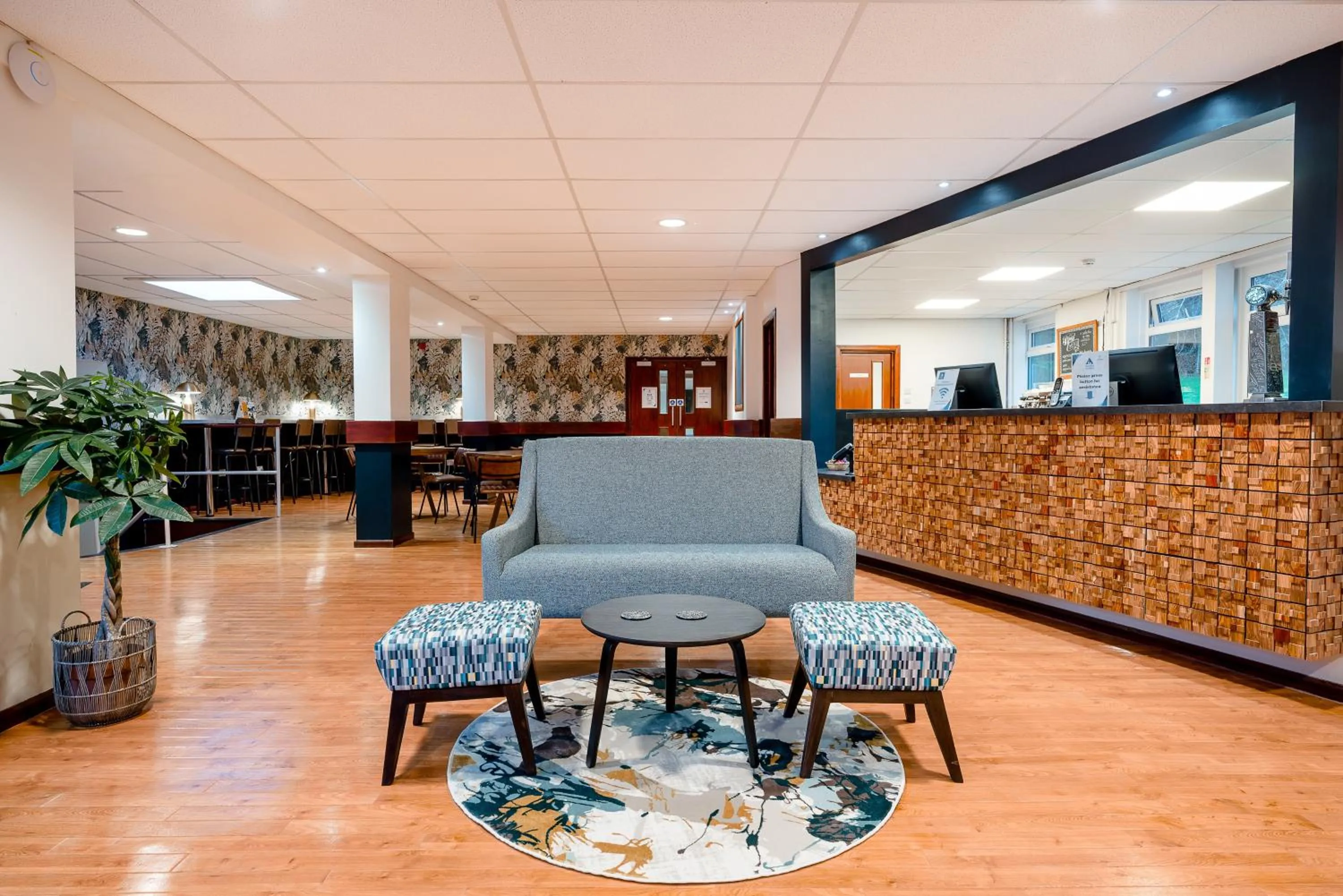 Communal lounge/ TV room in Inverness Youth Hostel