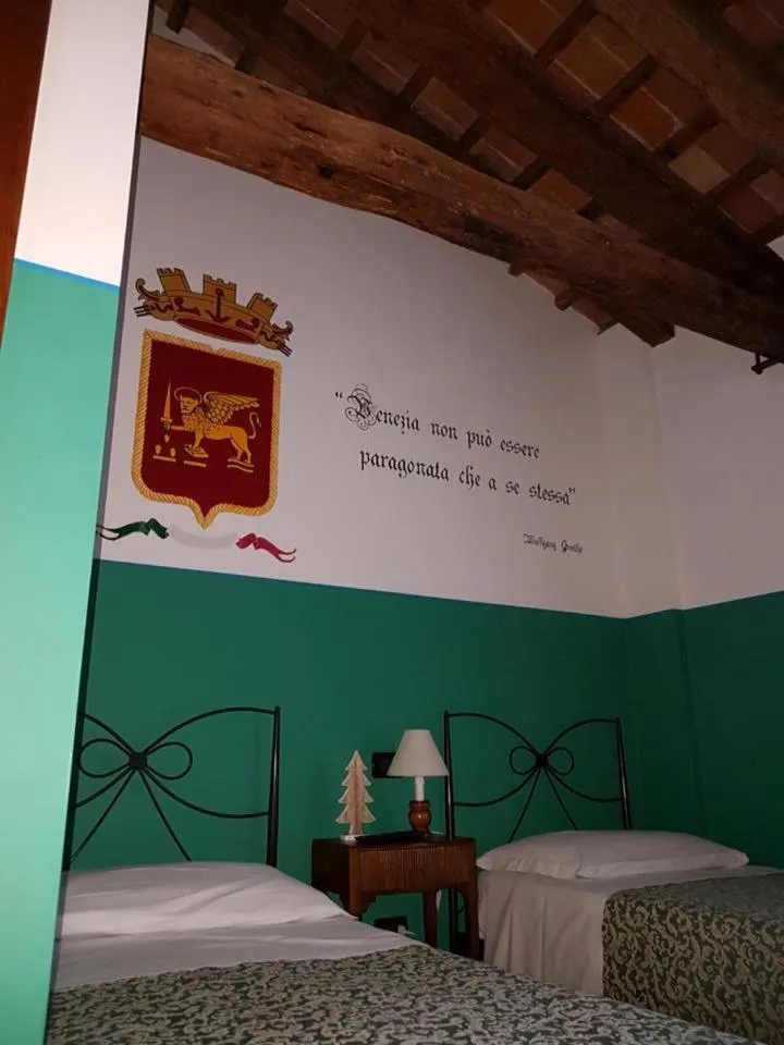 Bedroom, Bed in Agriturismo Villa Mocenigo