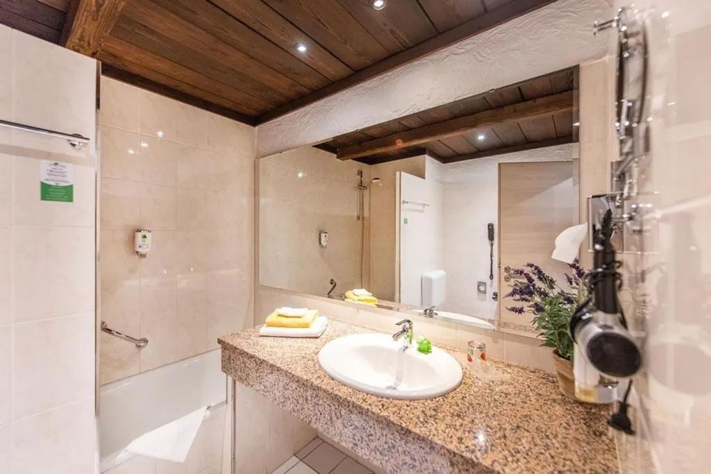 Bathroom in CONTEL Hotel