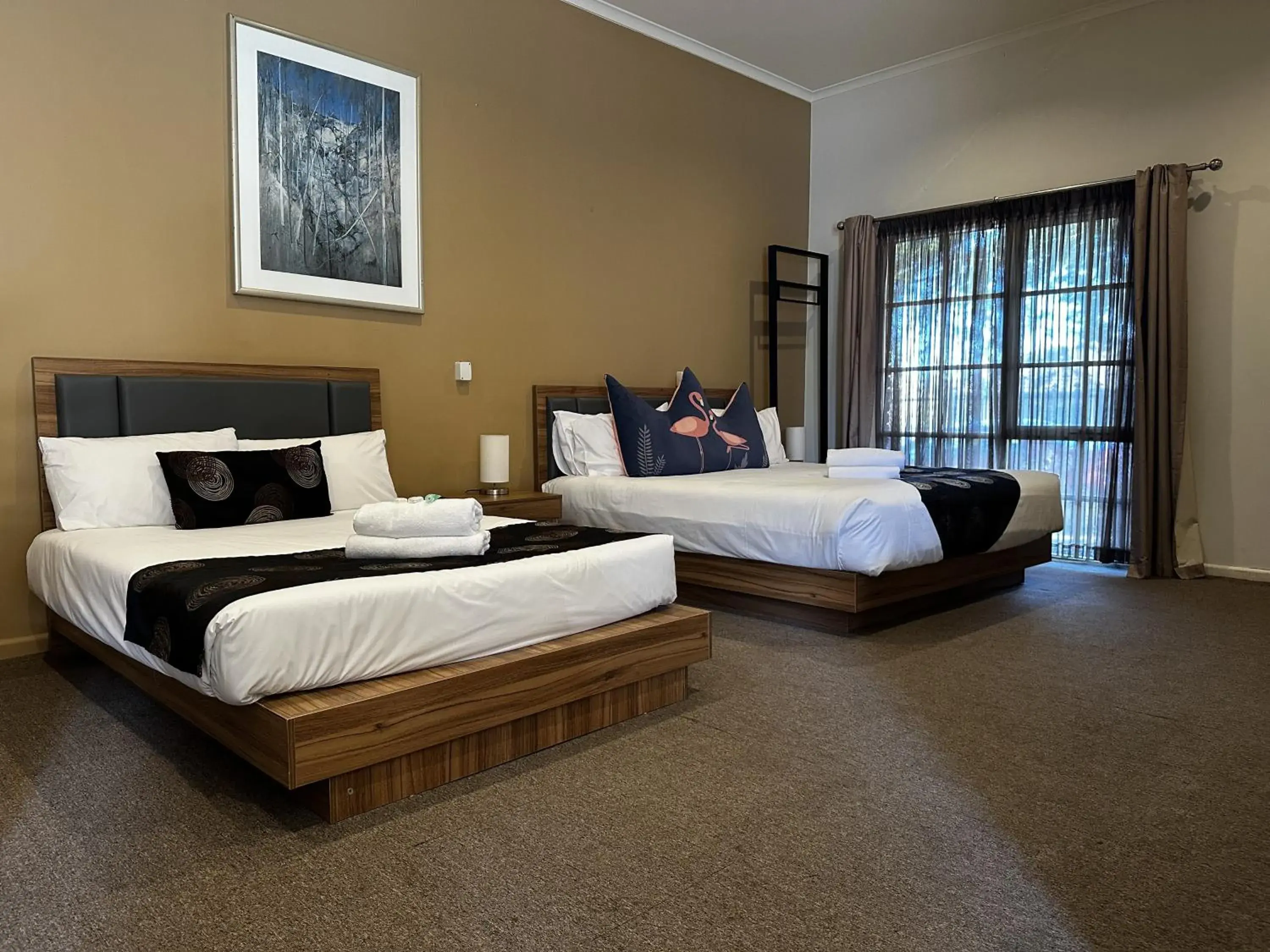 Deluxe Room in Greensborough Motel Deluxe Room in Greensborough Motel