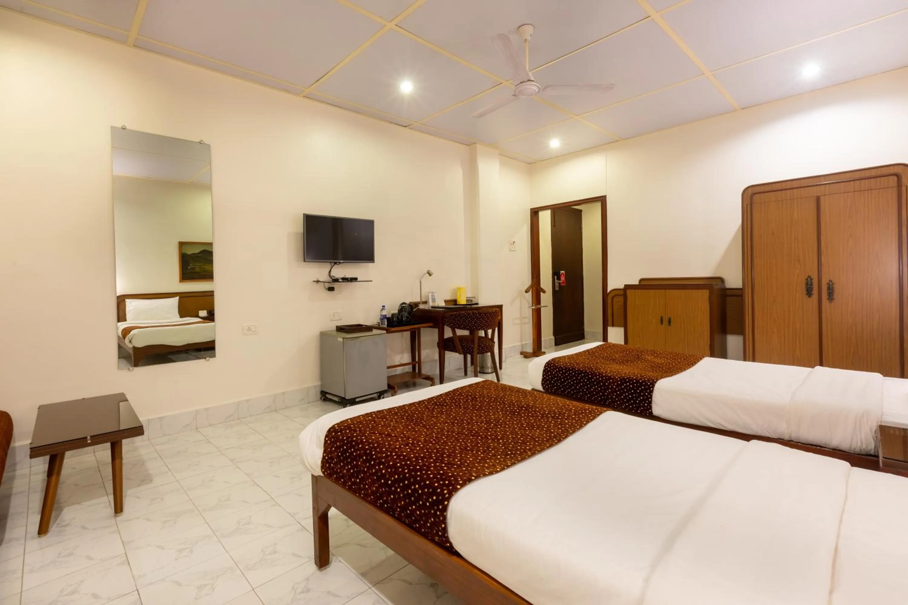 Bedroom, Bed in Grand Hotel Mumbai - Ballard Estate, Fort