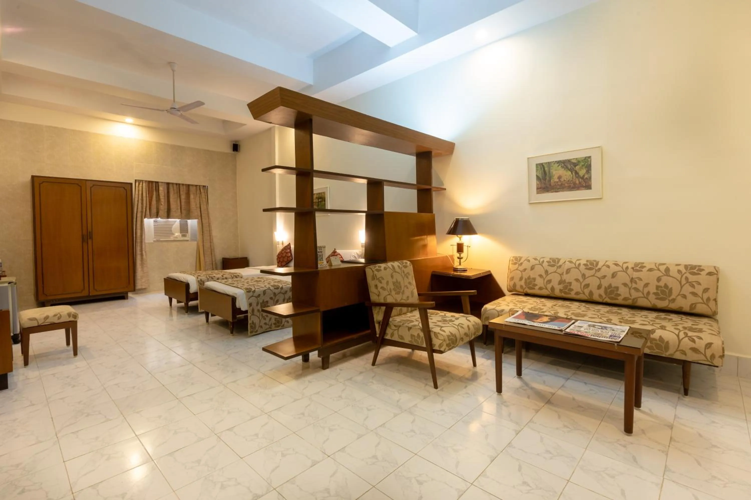 Living room, Bed in Grand Hotel Mumbai - Ballard Estate, Fort