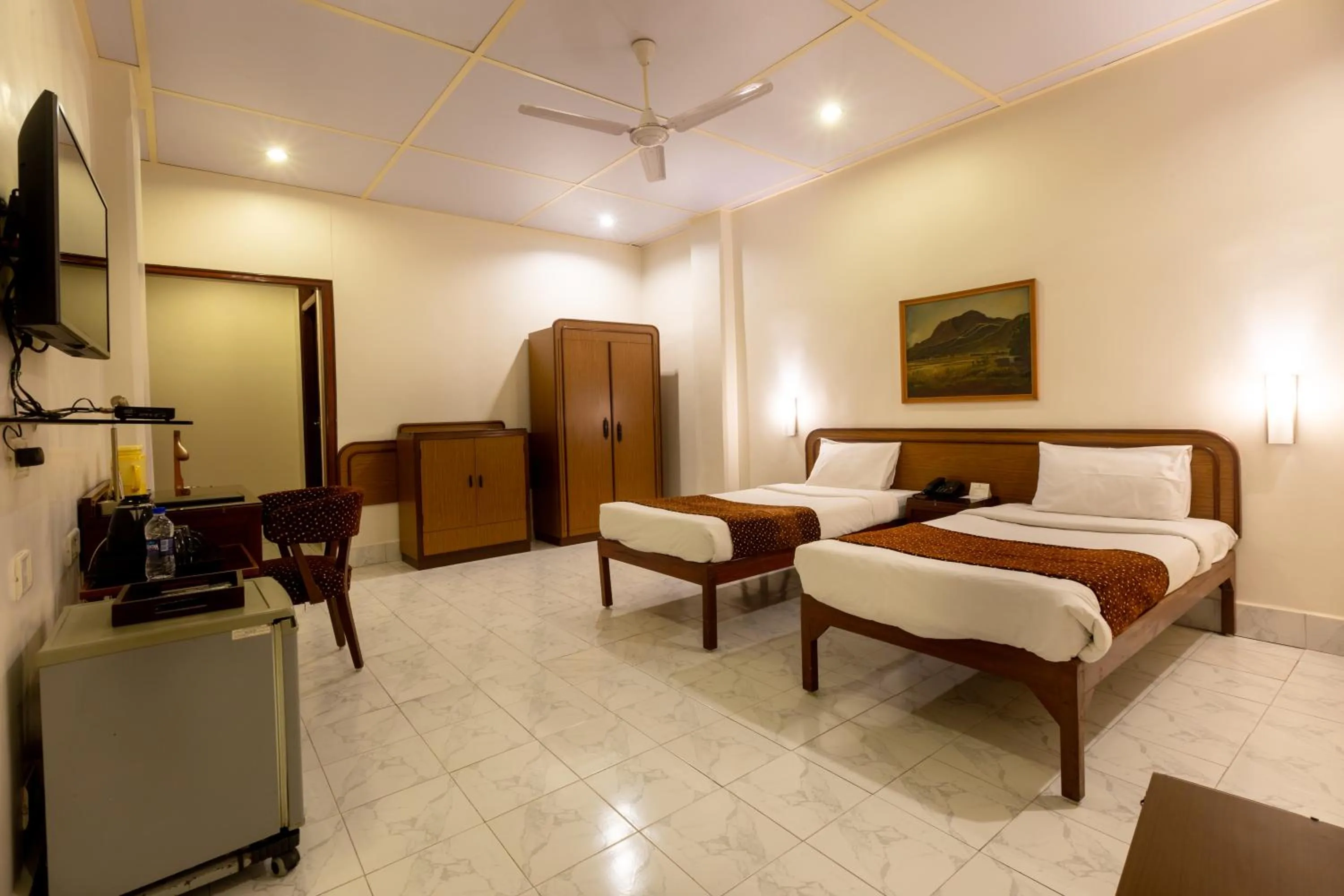 Bed in Grand Hotel Mumbai - Ballard Estate, Fort