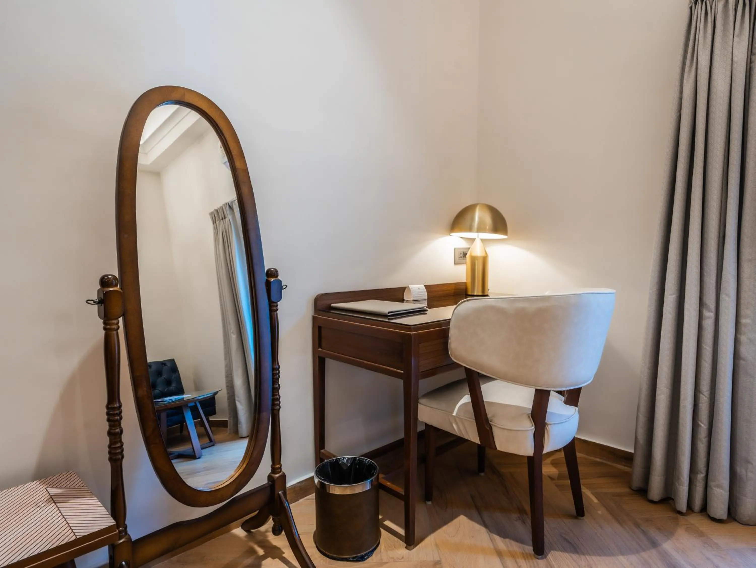 Bedroom in Grand Hotel Mumbai - Ballard Estate, Fort