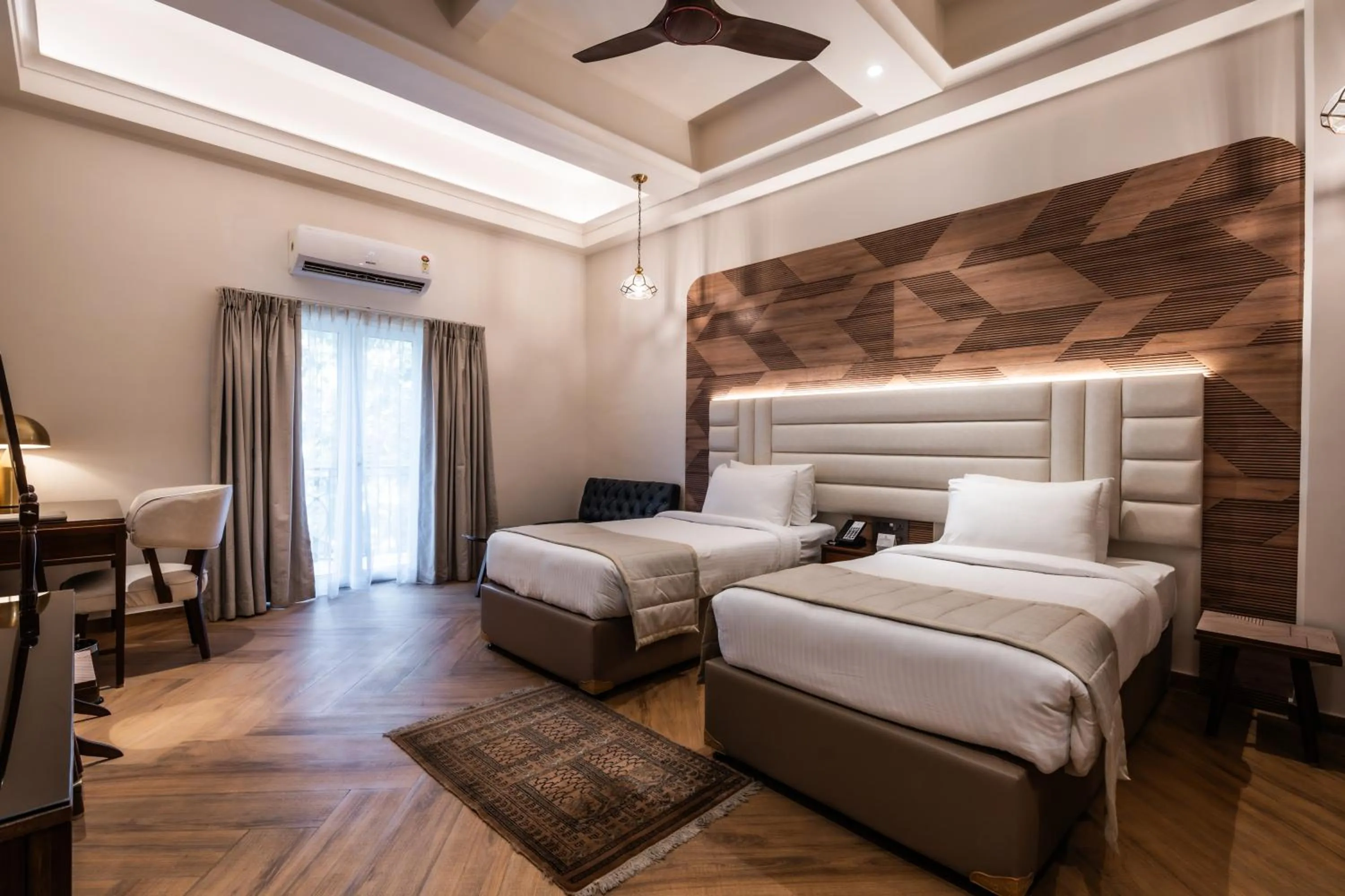 Bedroom, Bed in Grand Hotel Mumbai - Ballard Estate, Fort