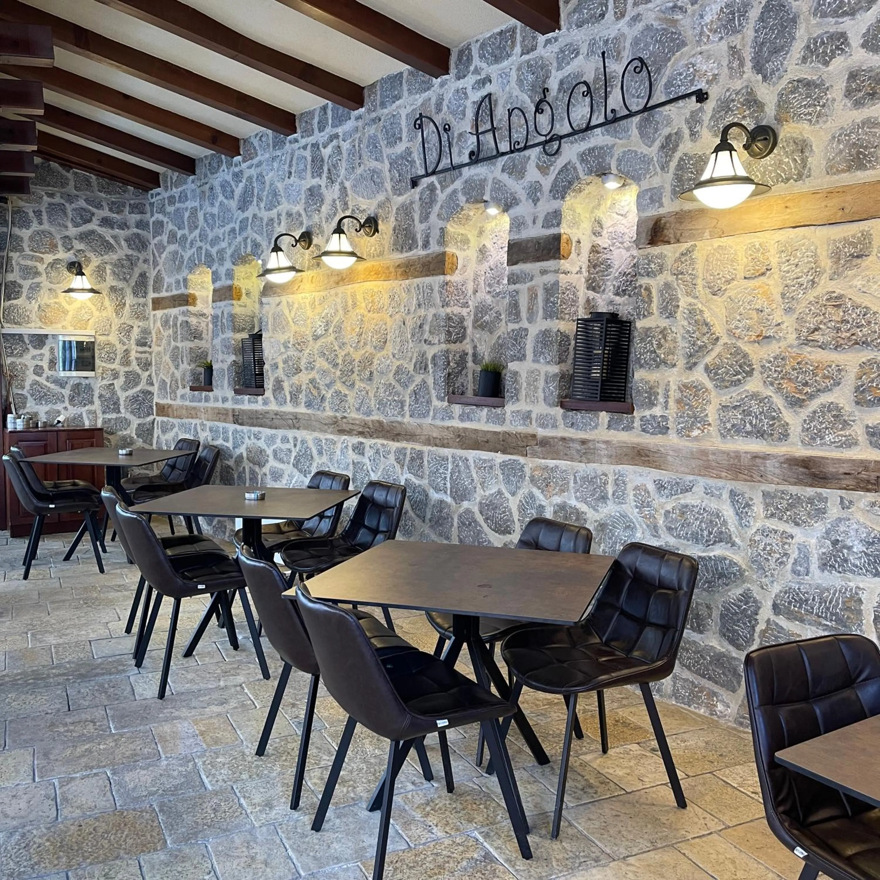 Di Angolo Apartments