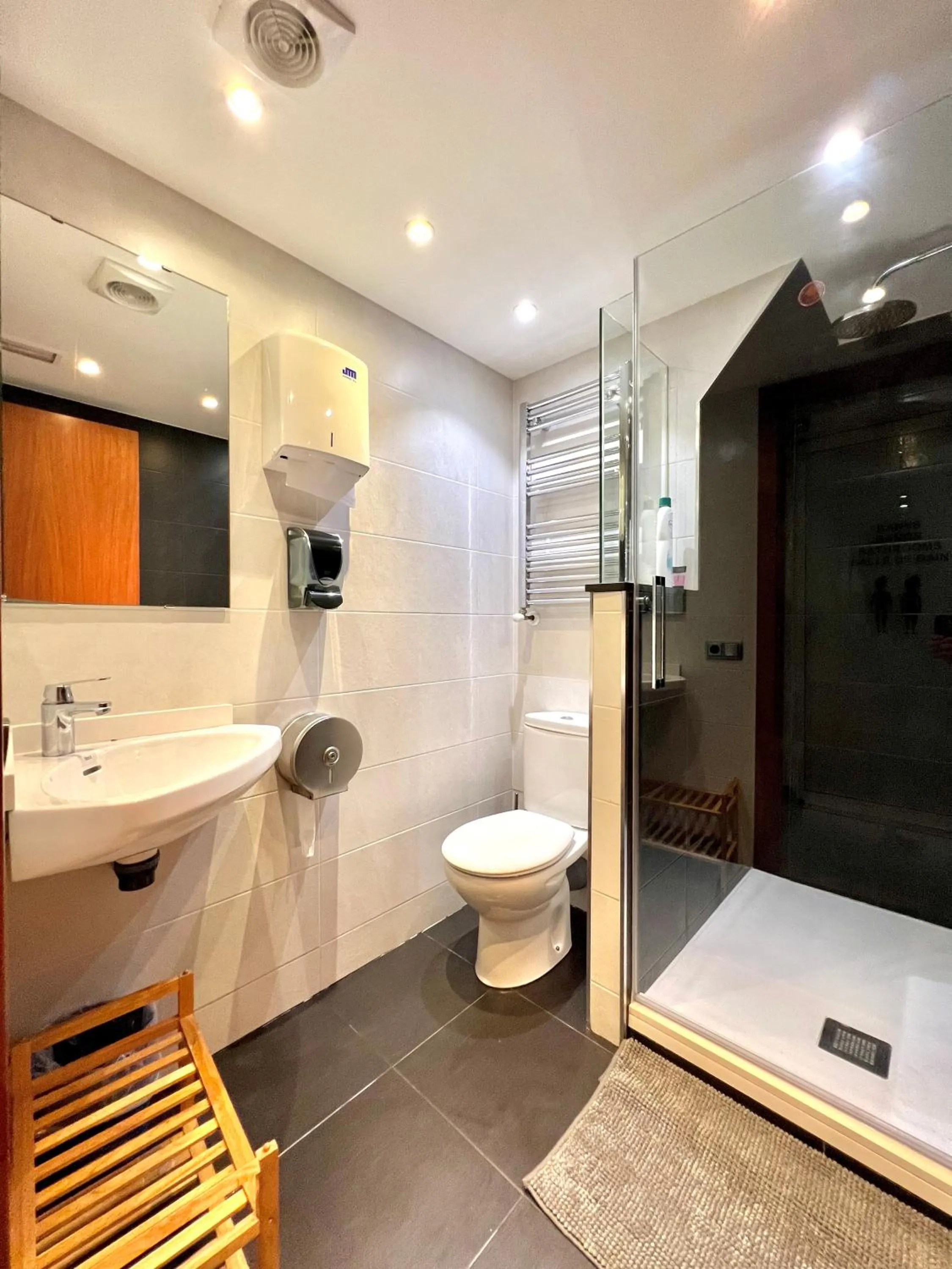 Bathroom in Hostal Apolo