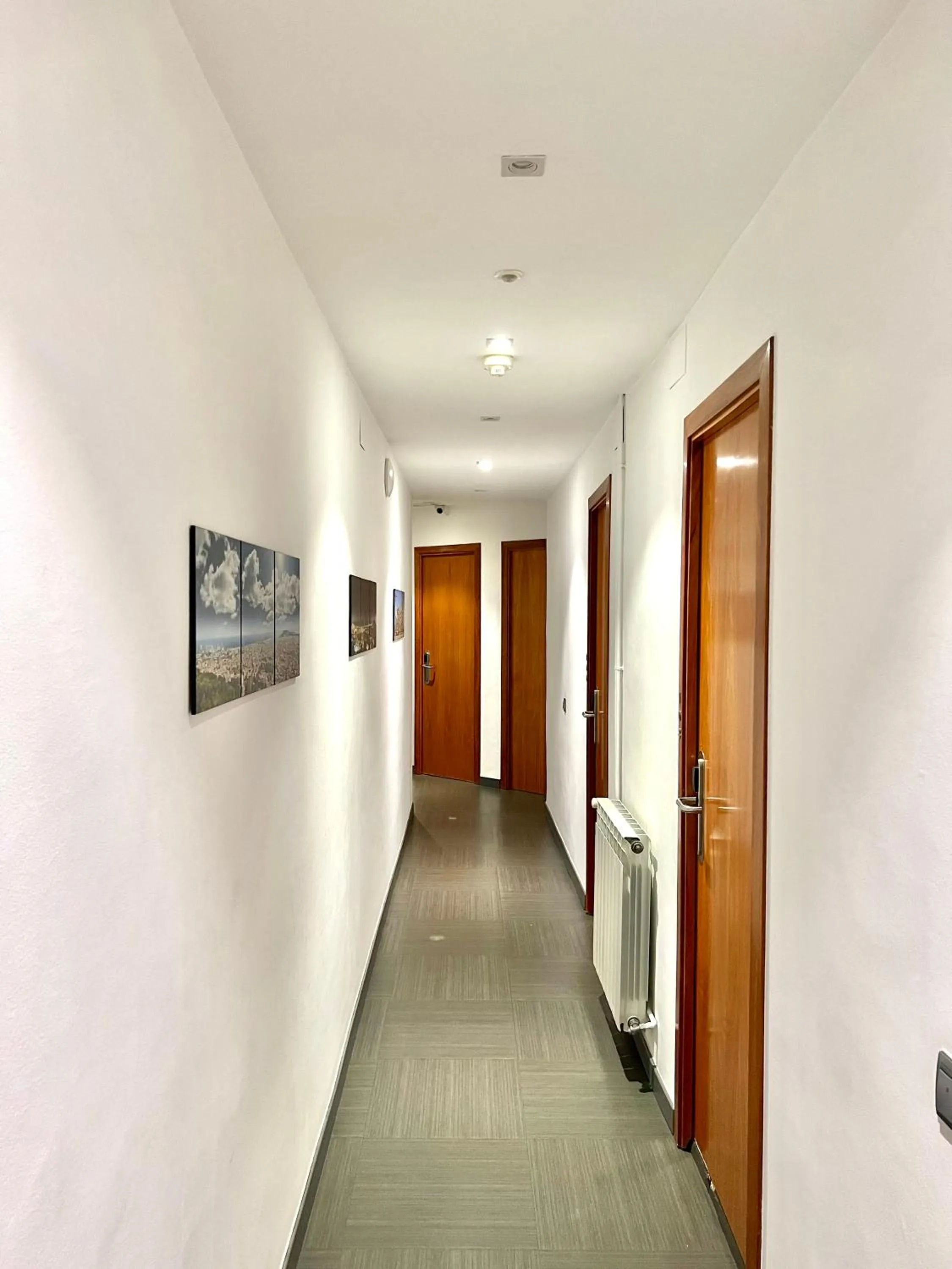 Property building in Hostal Apolo