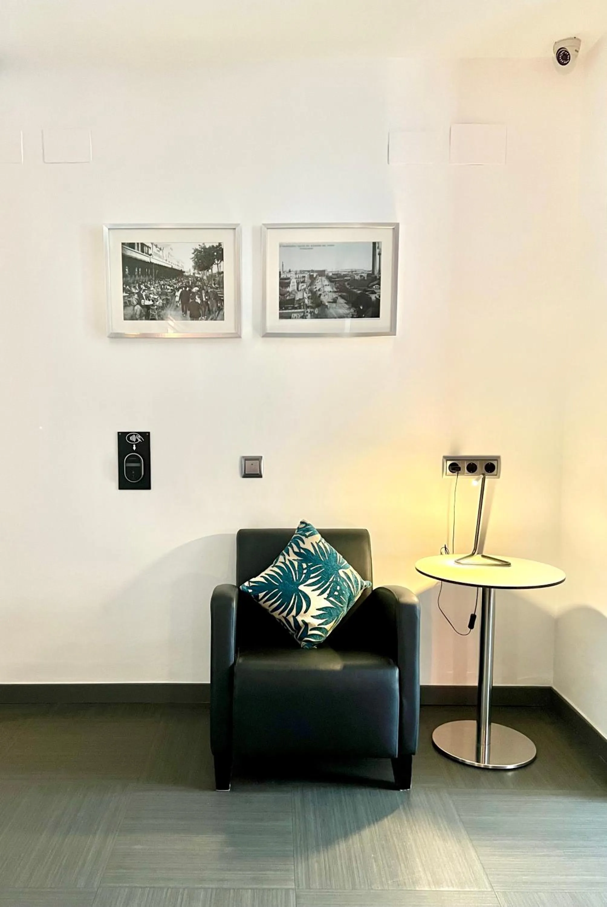 Property building in Hostal Apolo