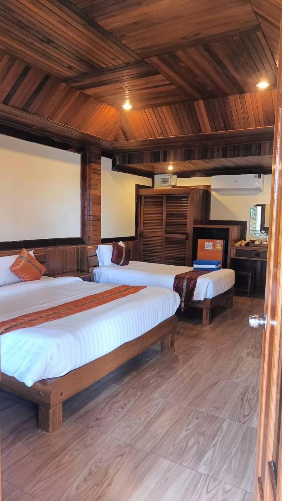 Bed in Sangsawan Palace Khaolak Resort