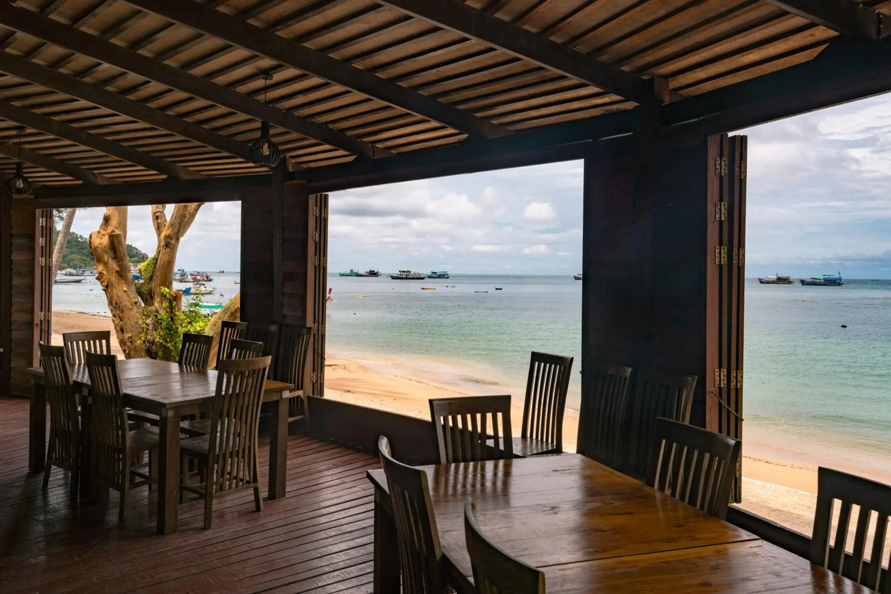 Restaurant/places to eat in Koh Tao Regal Resort - SHA Plus Restaurant/places to eat in Koh Tao Regal Resort - SHA Plus