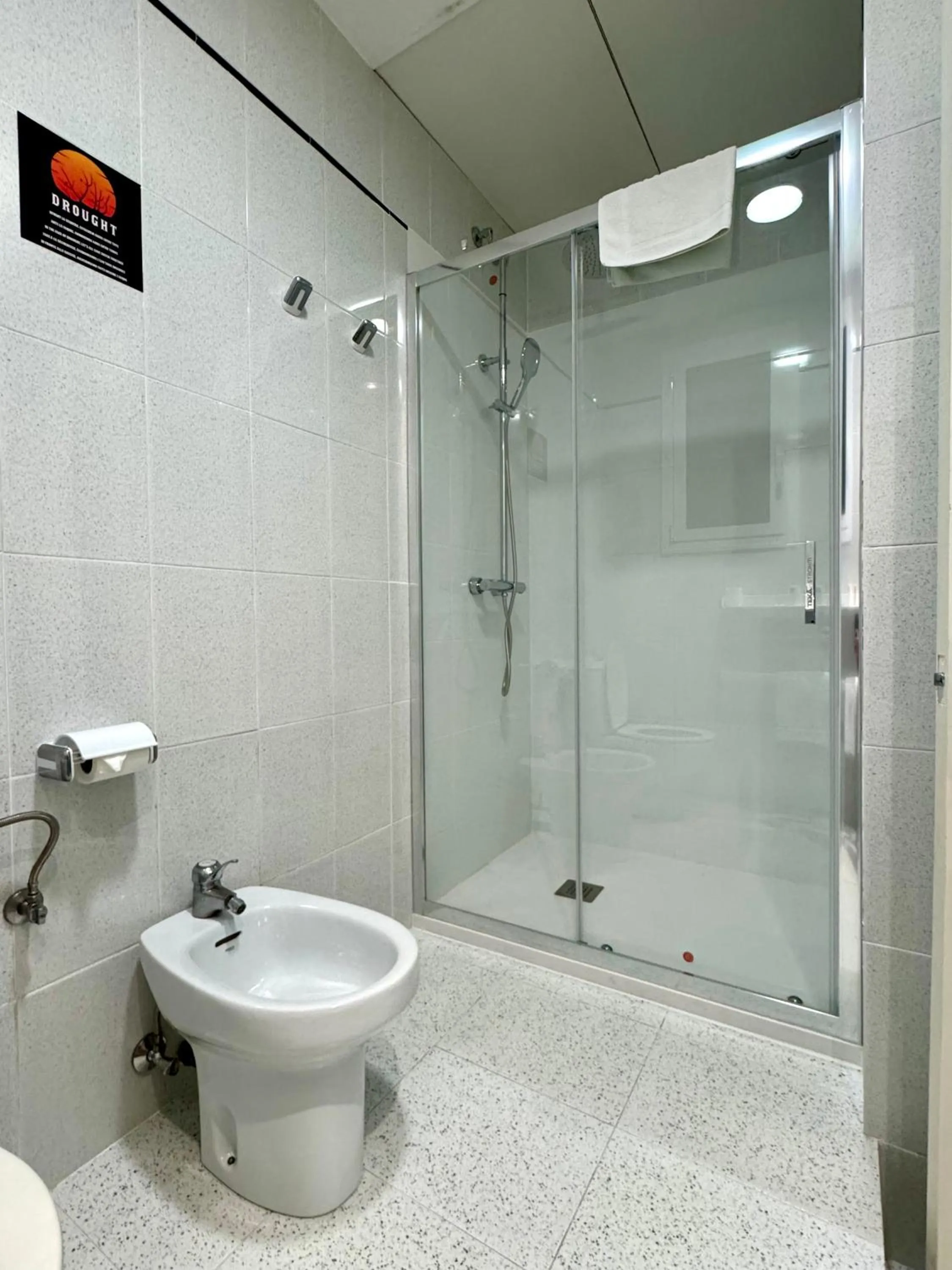 Bathroom in Pensión Peiró