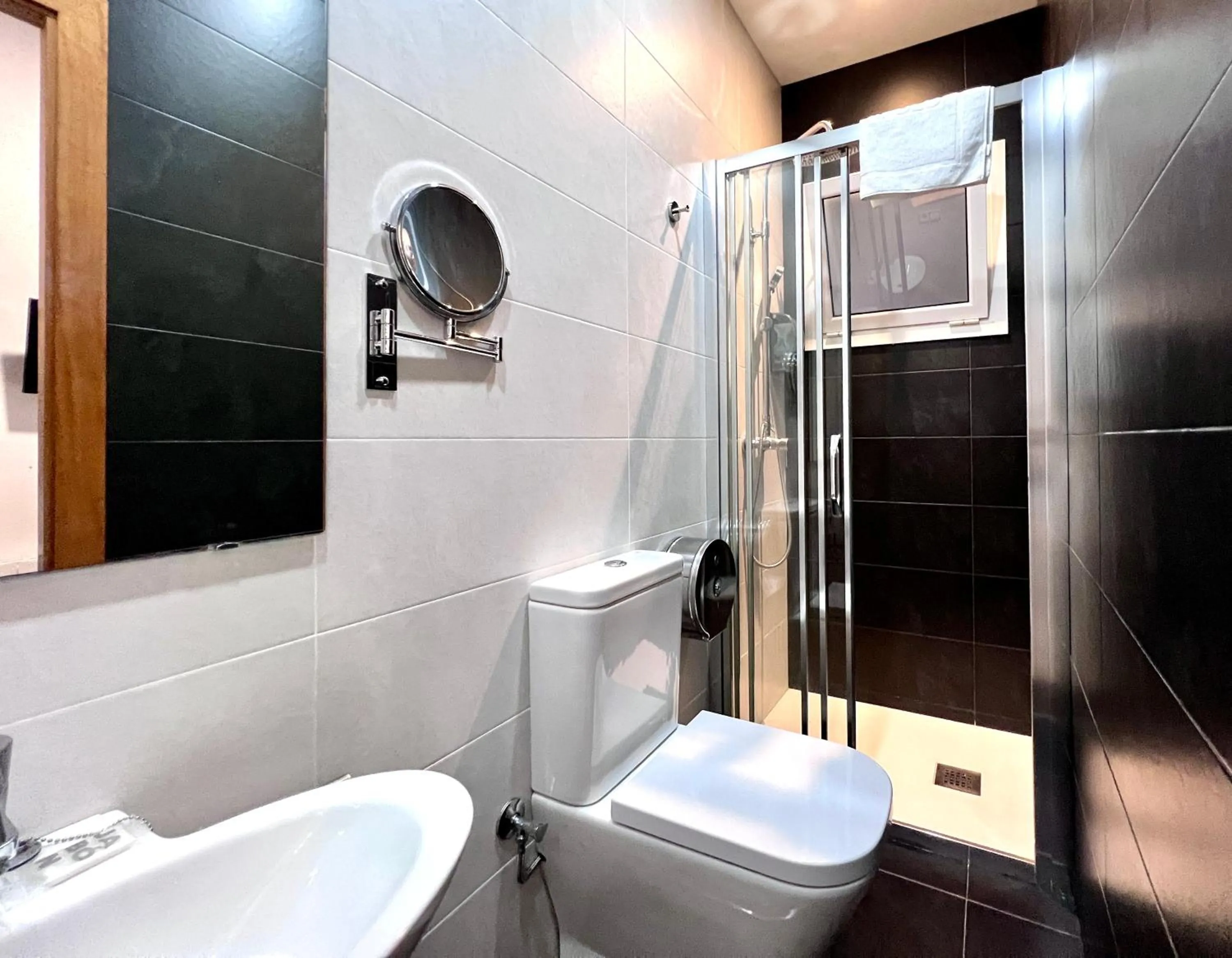 Bathroom in Pensión Peiró