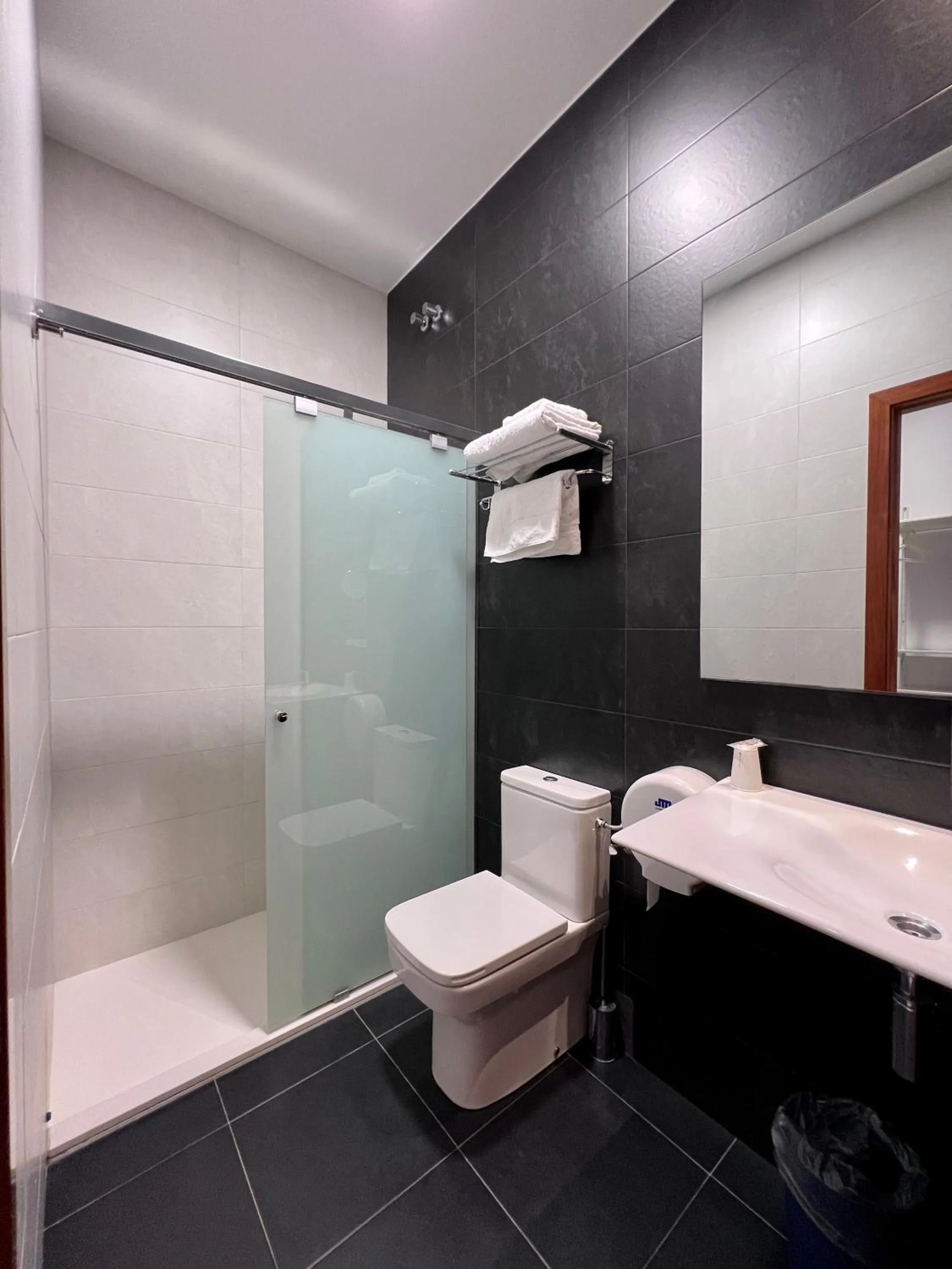 Bathroom in Pensión Peiró