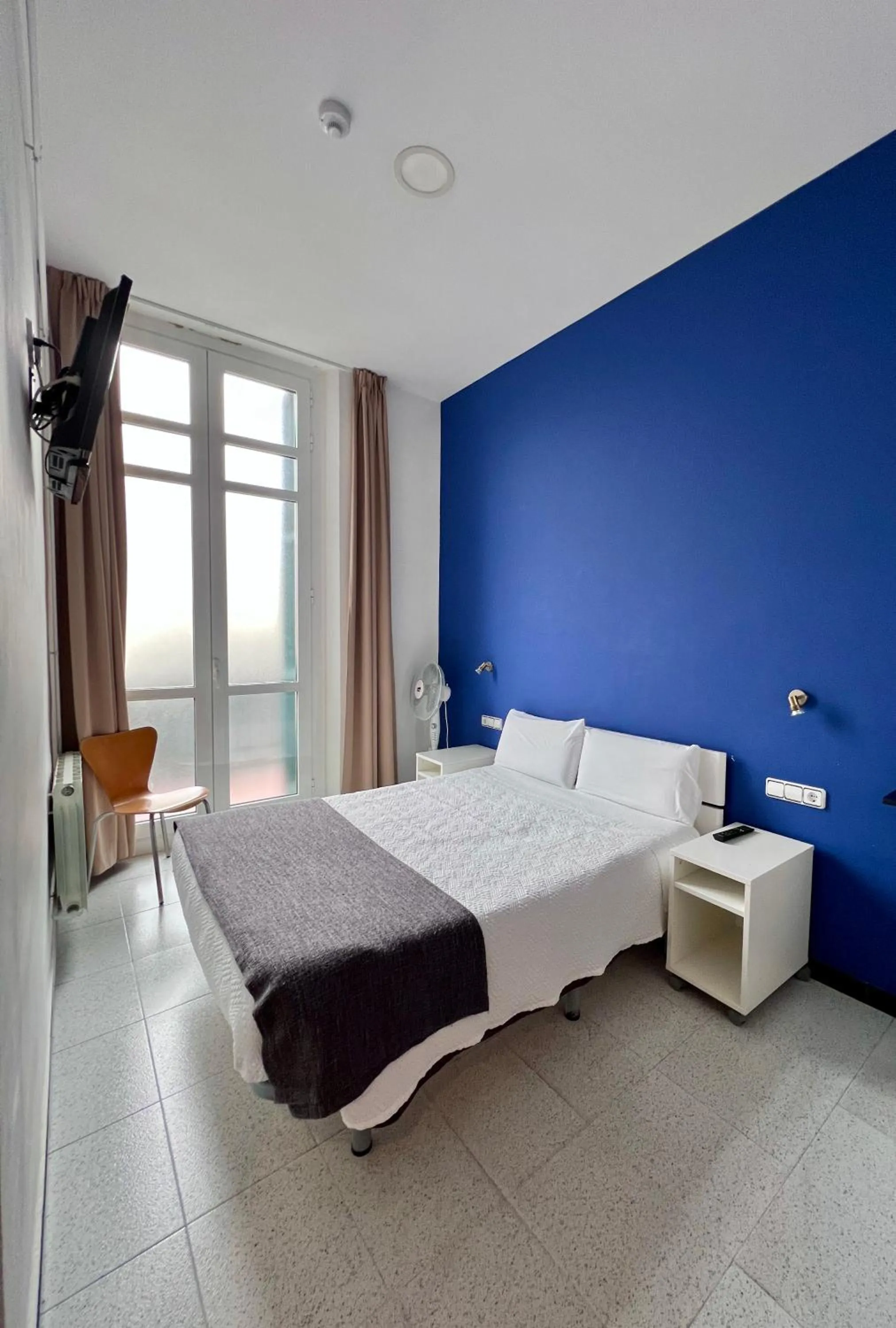 Photo of the whole room, Bed in Pensión Peiró