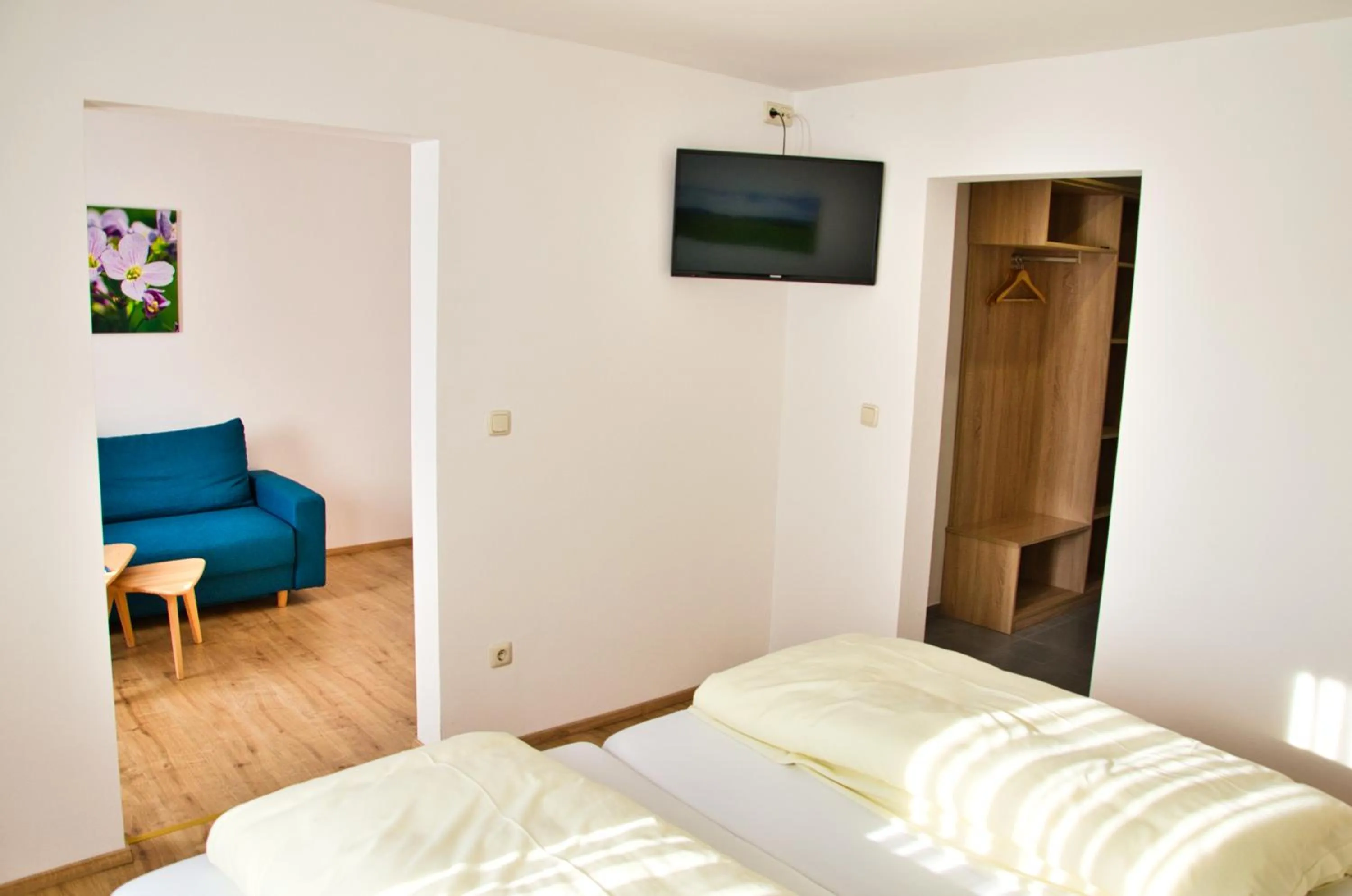 Photo of the whole room, Bed in Hotel Gasthof Altmann