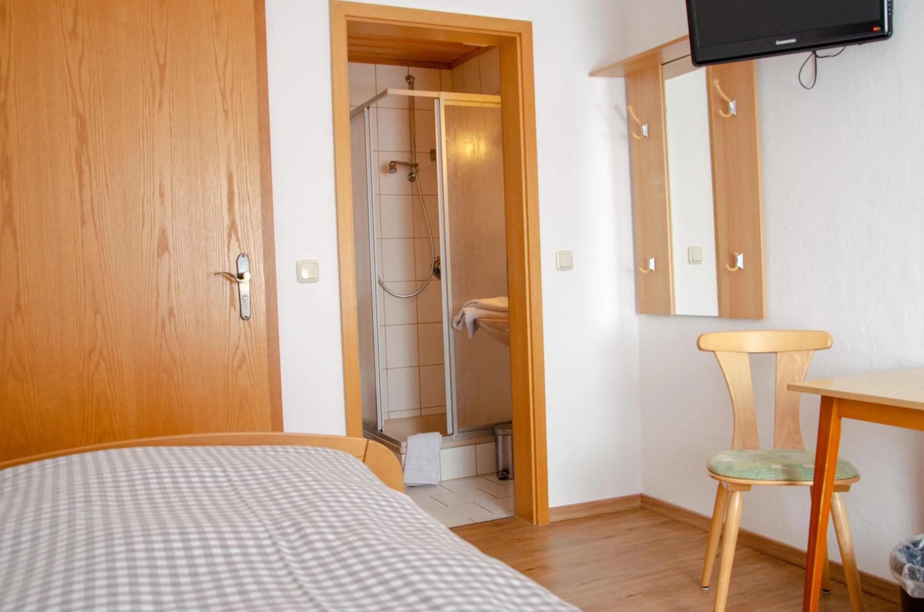 Photo of the whole room, Bed in Hotel Gasthof Altmann