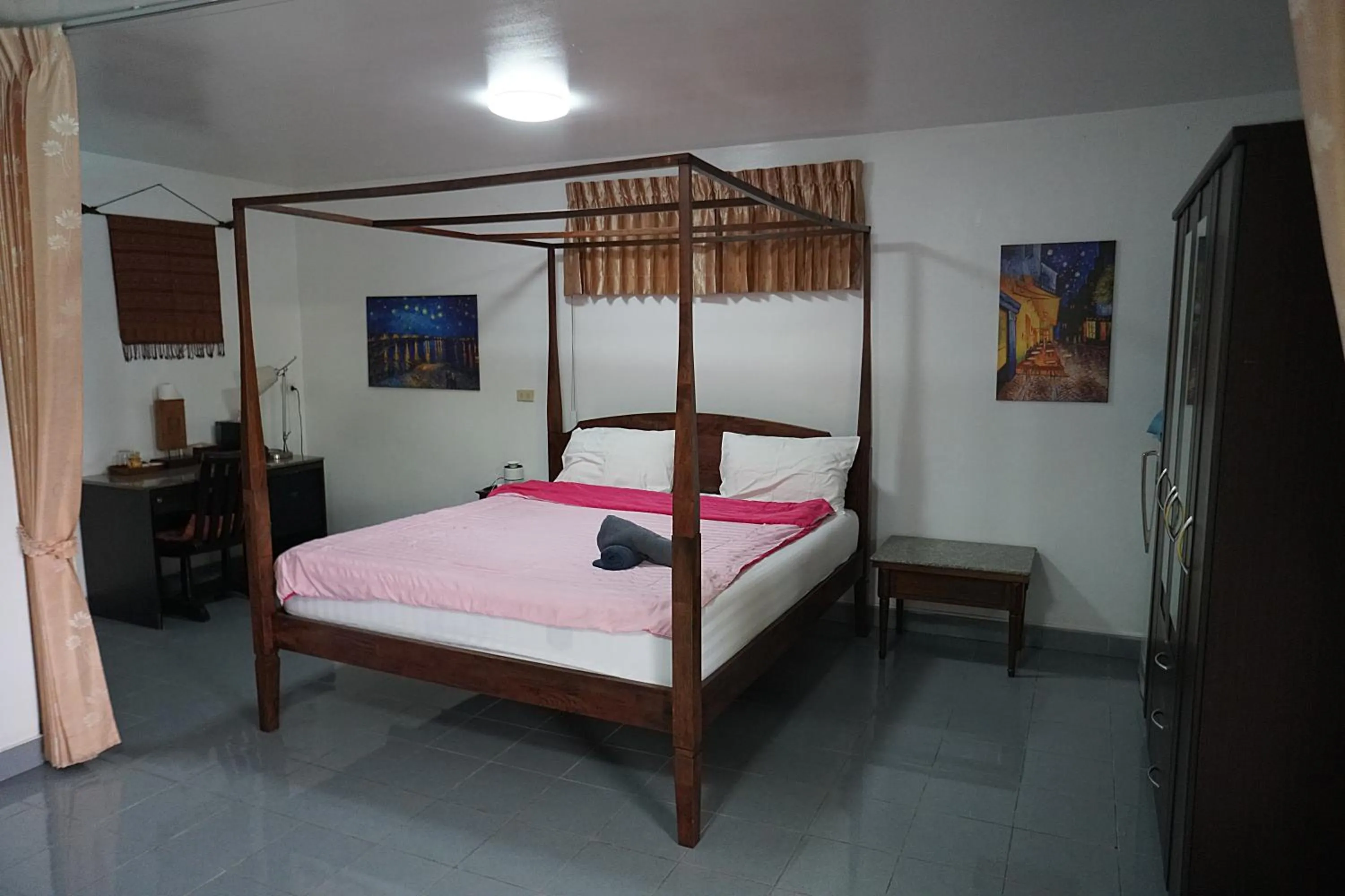 Bed in Udon Thai House Resort & Hotel