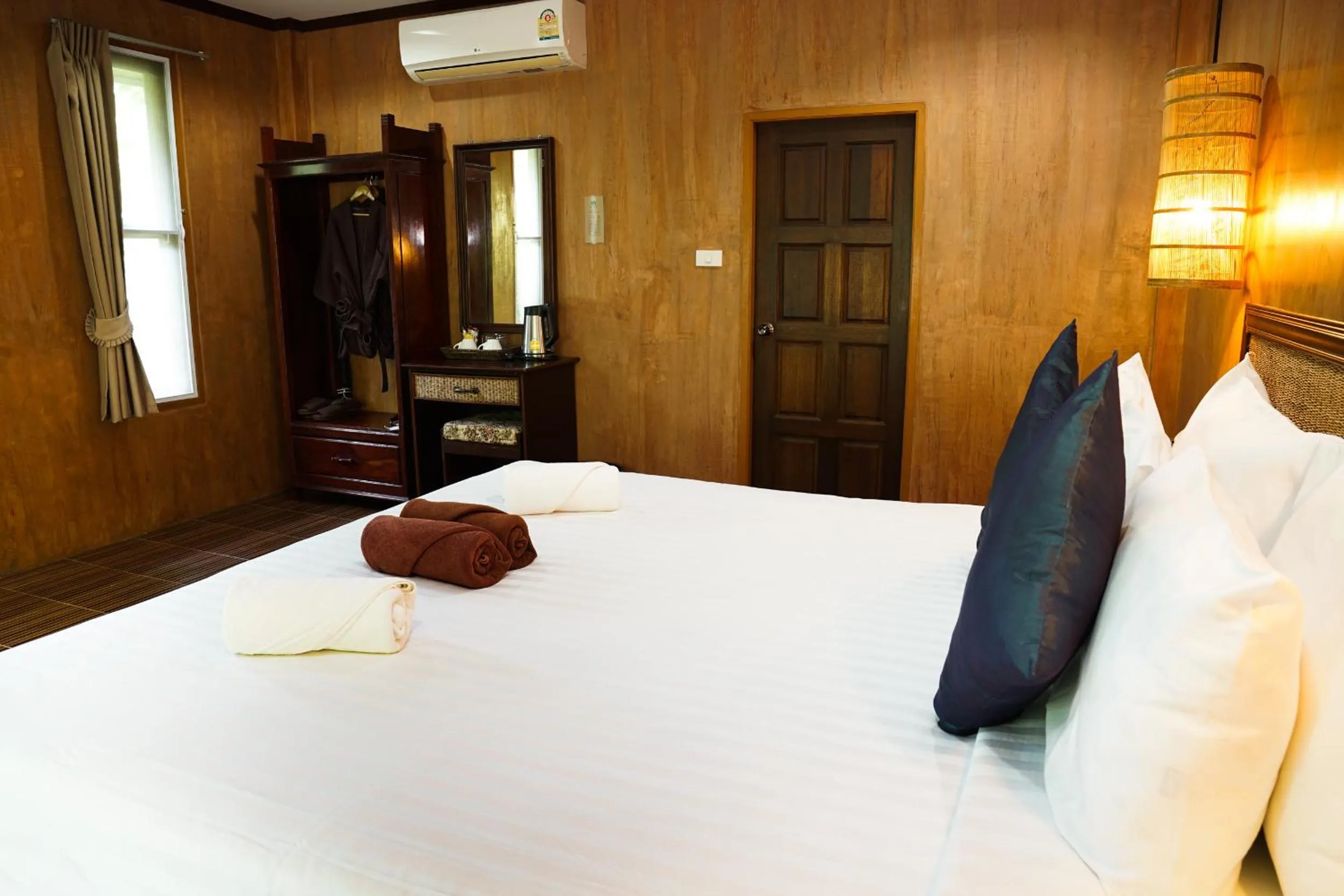 Bed in Tanote Villa SHA Extra Plus