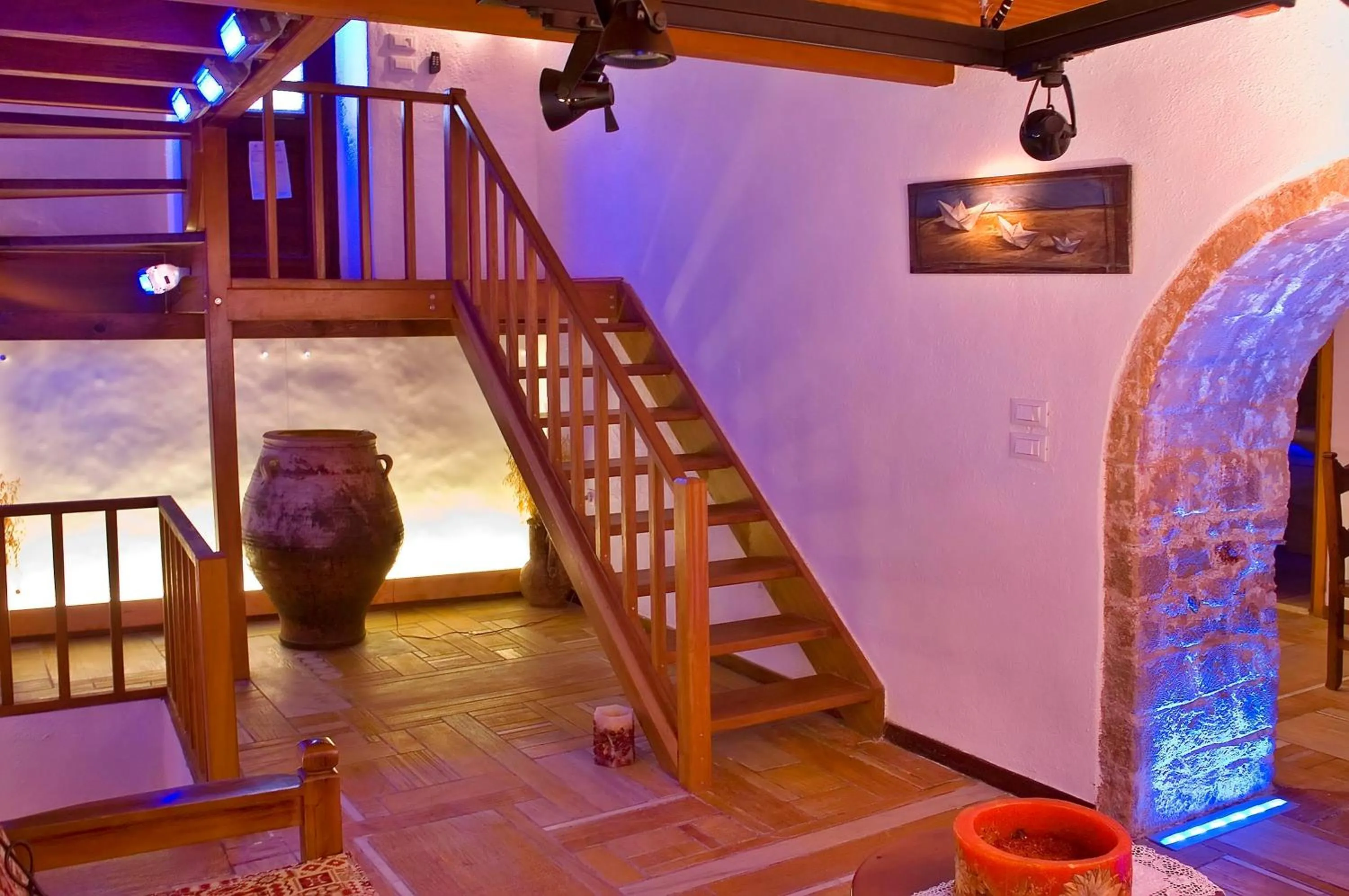 Photo of the whole room in Ardamis